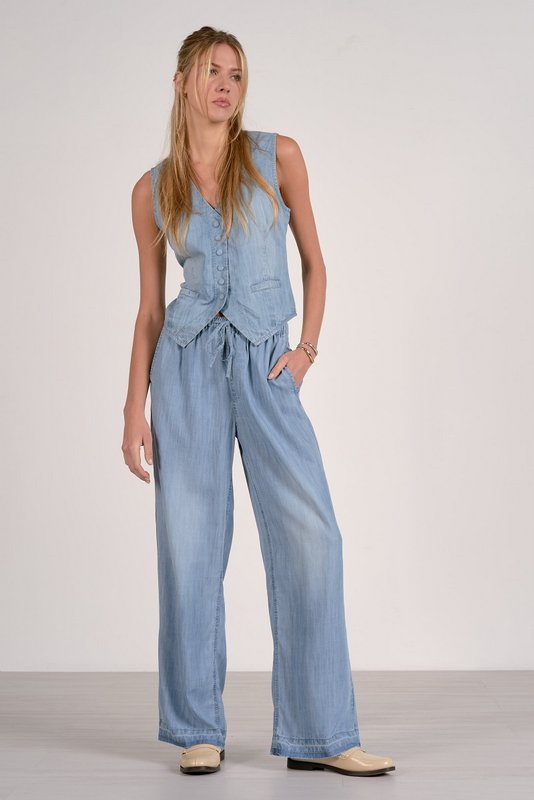 Dina Vest