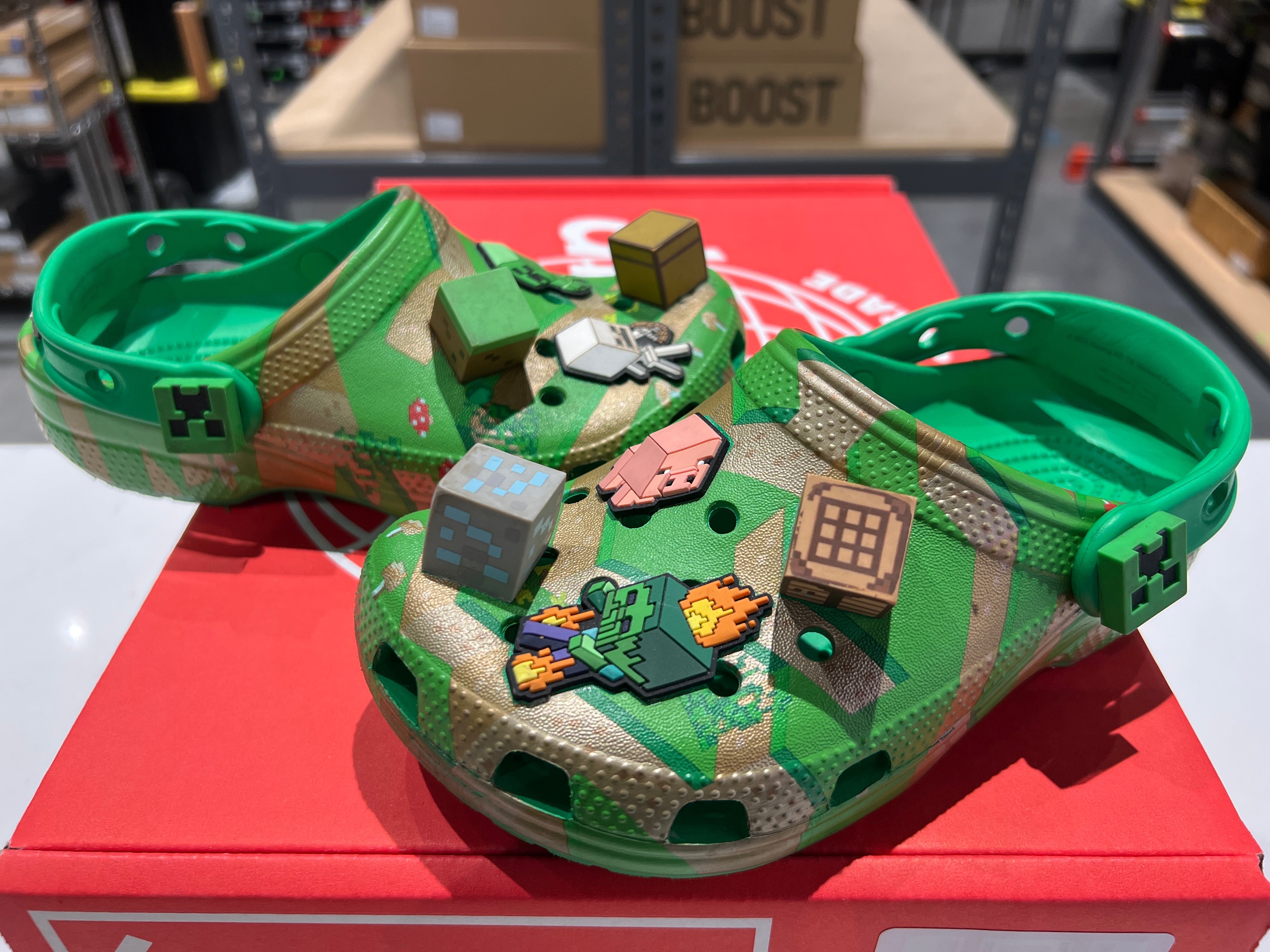 PRE OWNED Crocs Classic Clog Minecraft Grass Block