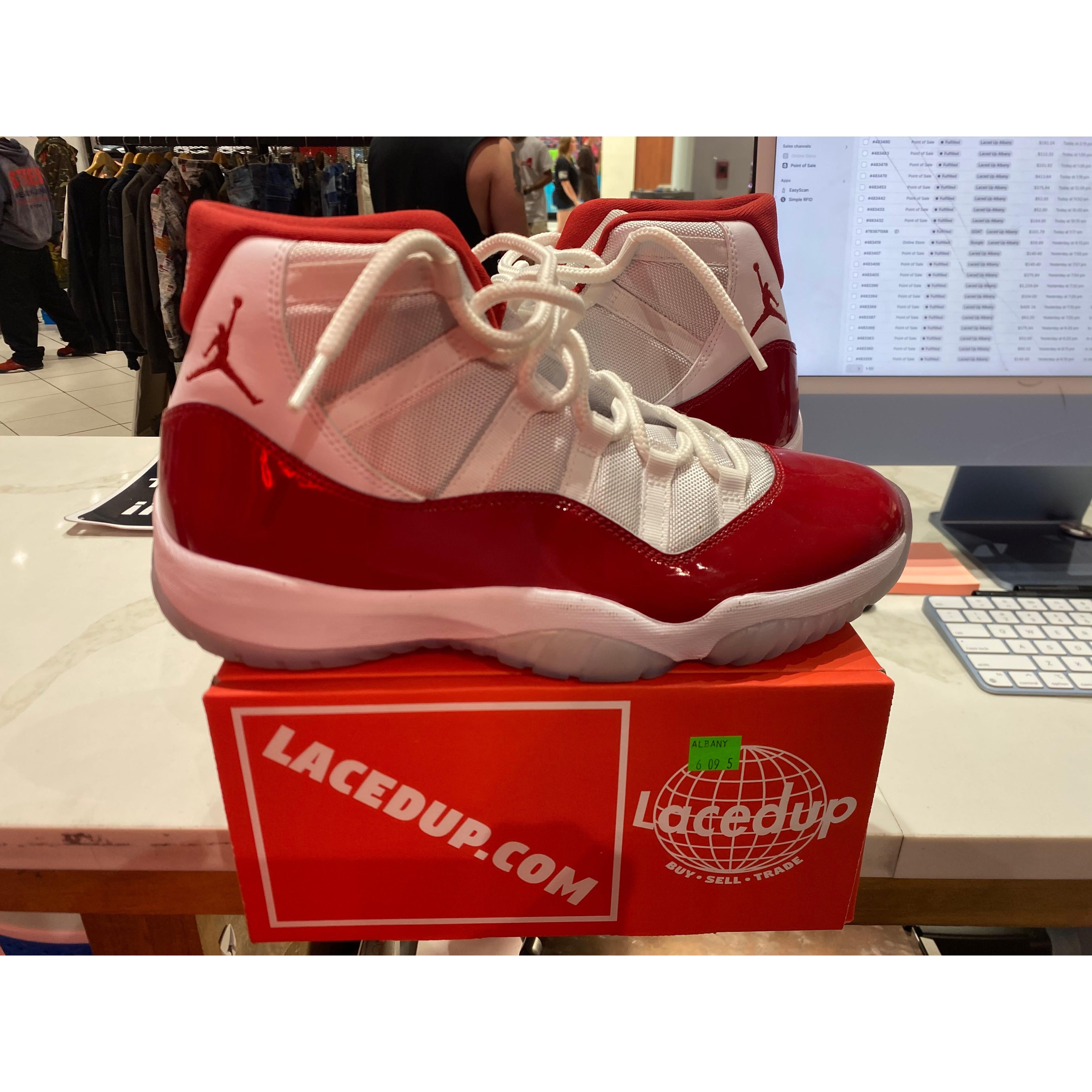 PRE OWNED Jordan 11 Retro Cherry (2022)