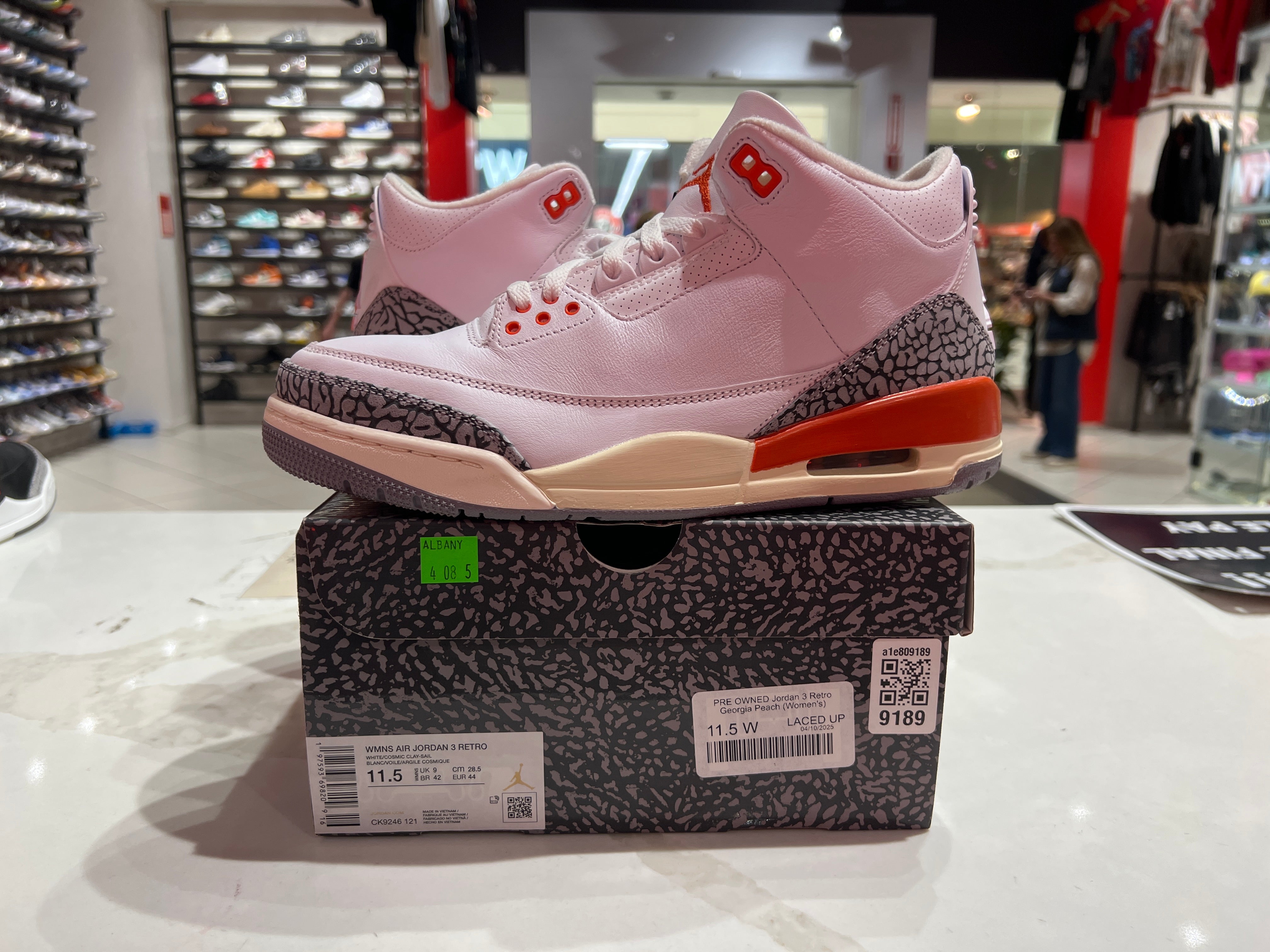 PRE OWNED Jordan 3 Retro Georgia Peach (Women's)