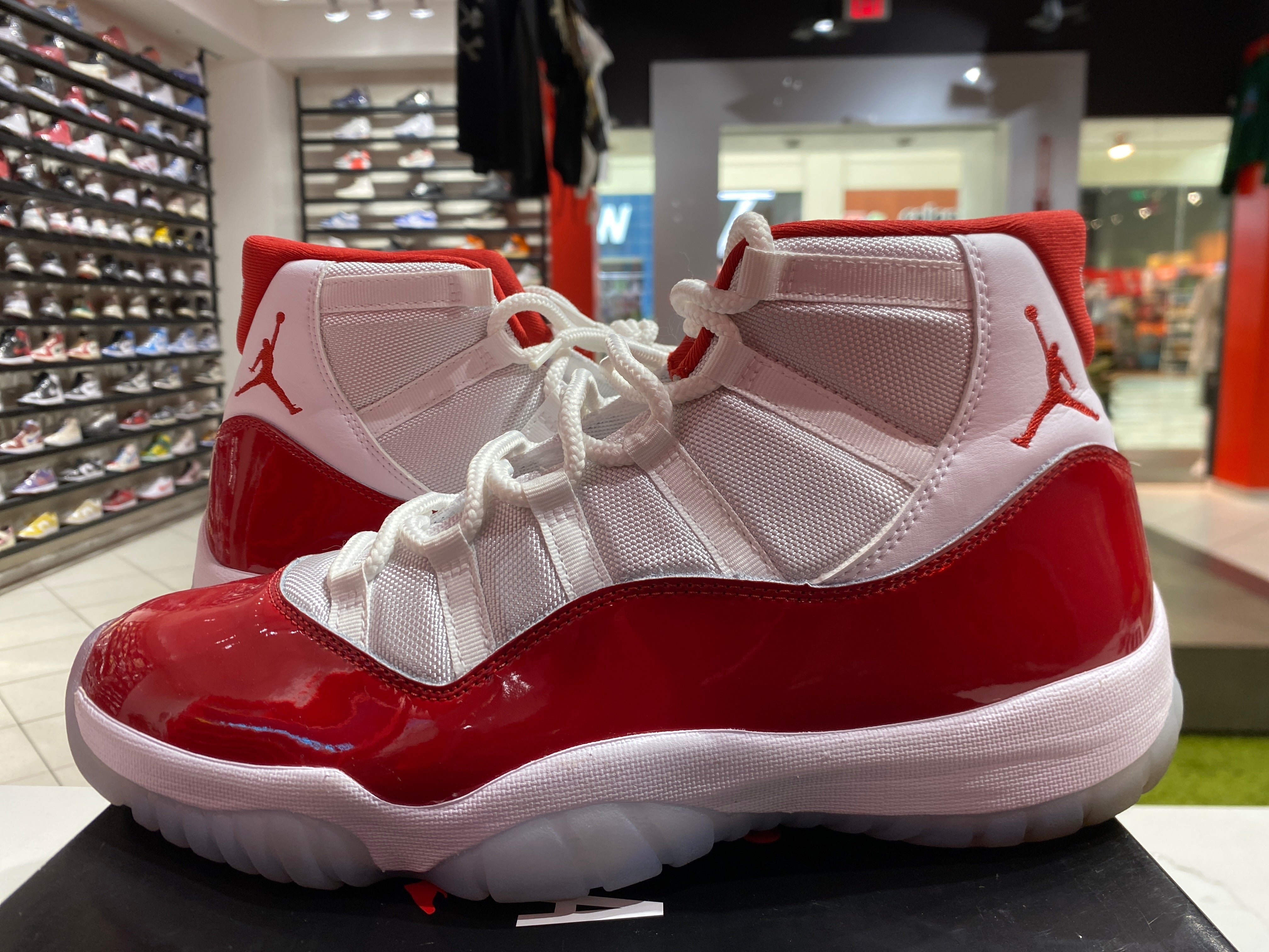 PRE OWNED Jordan 11 Retro Cherry (2022)