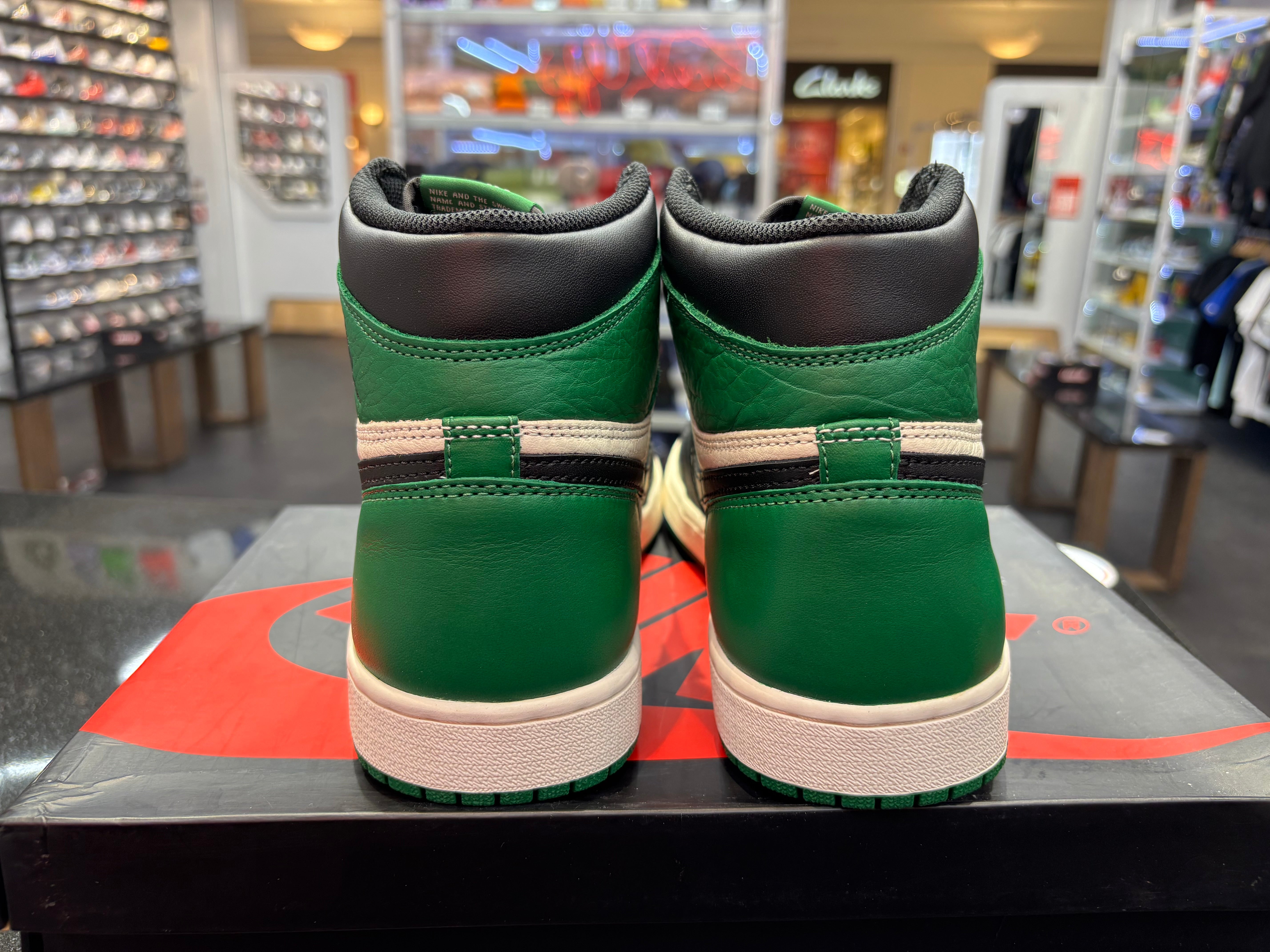 PRE OWNED Air Jordan Retro 1 "Pine Green 1.0"