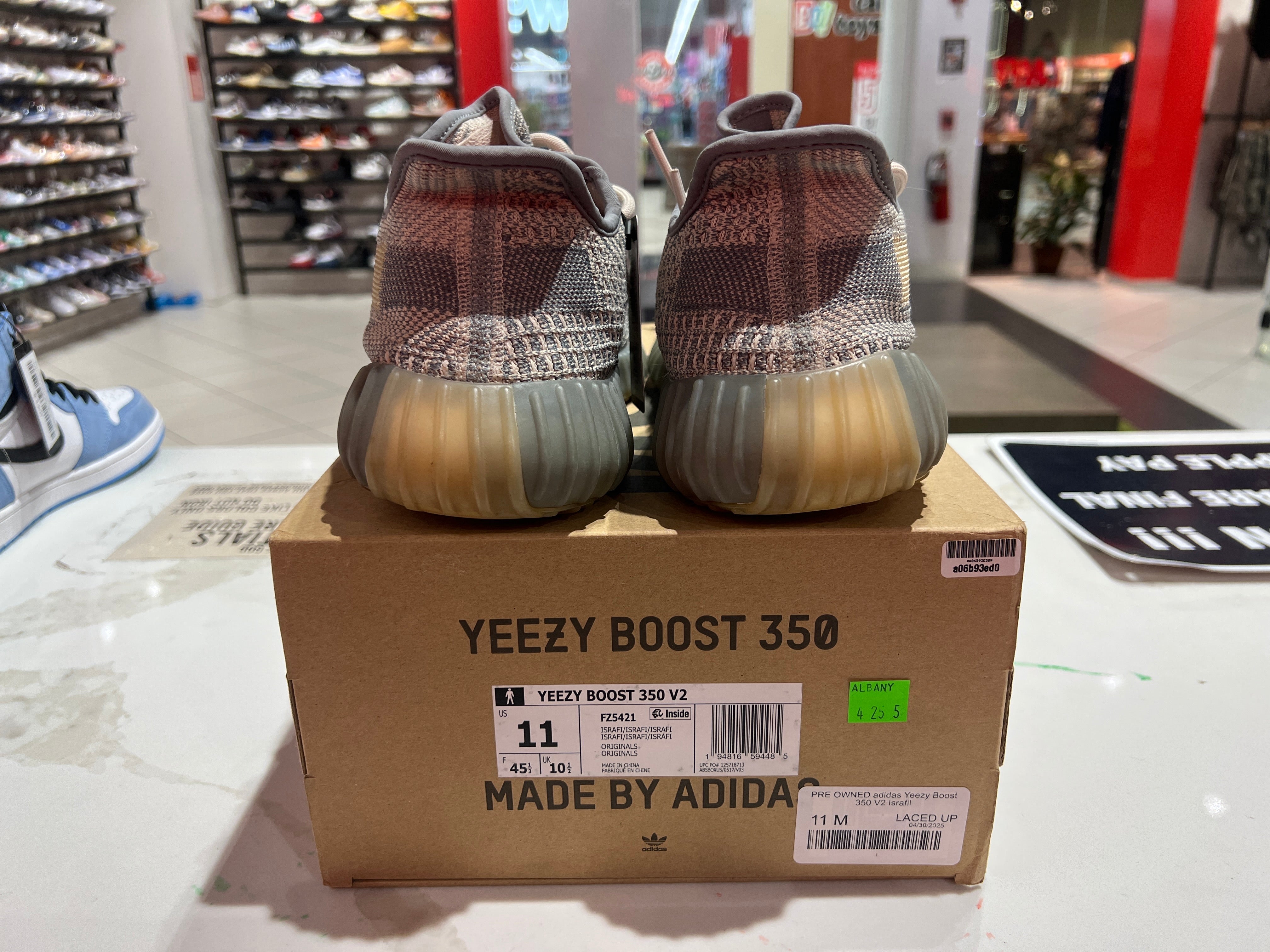 PRE OWNED adidas Yeezy Boost 350 V2 Israfil