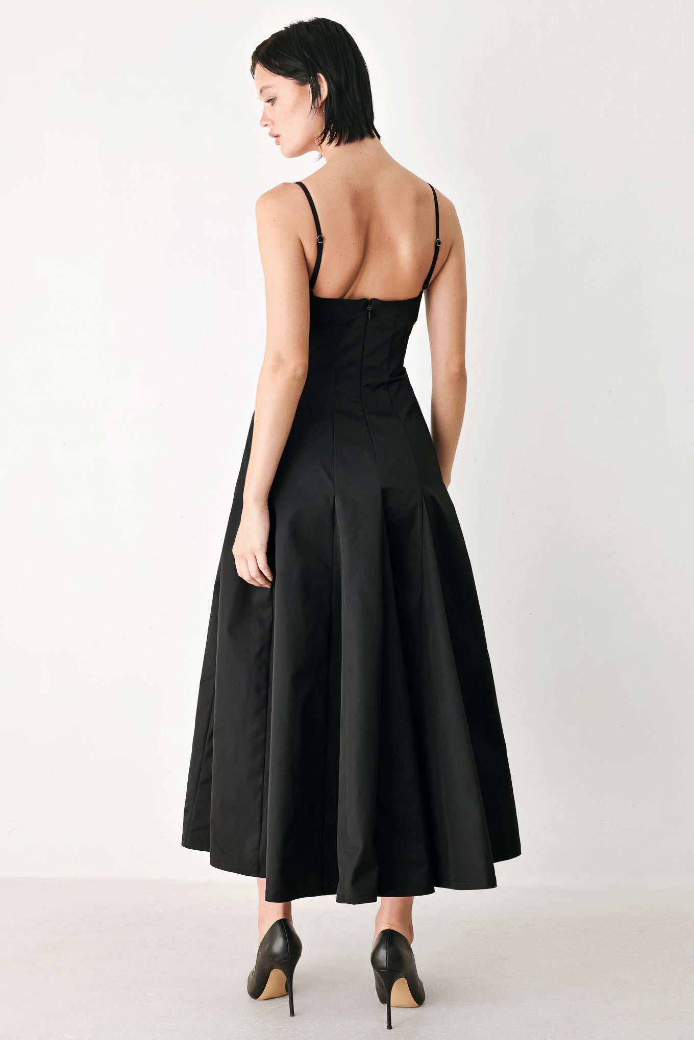 TIMELESS ROMANCE MIDI DRESS