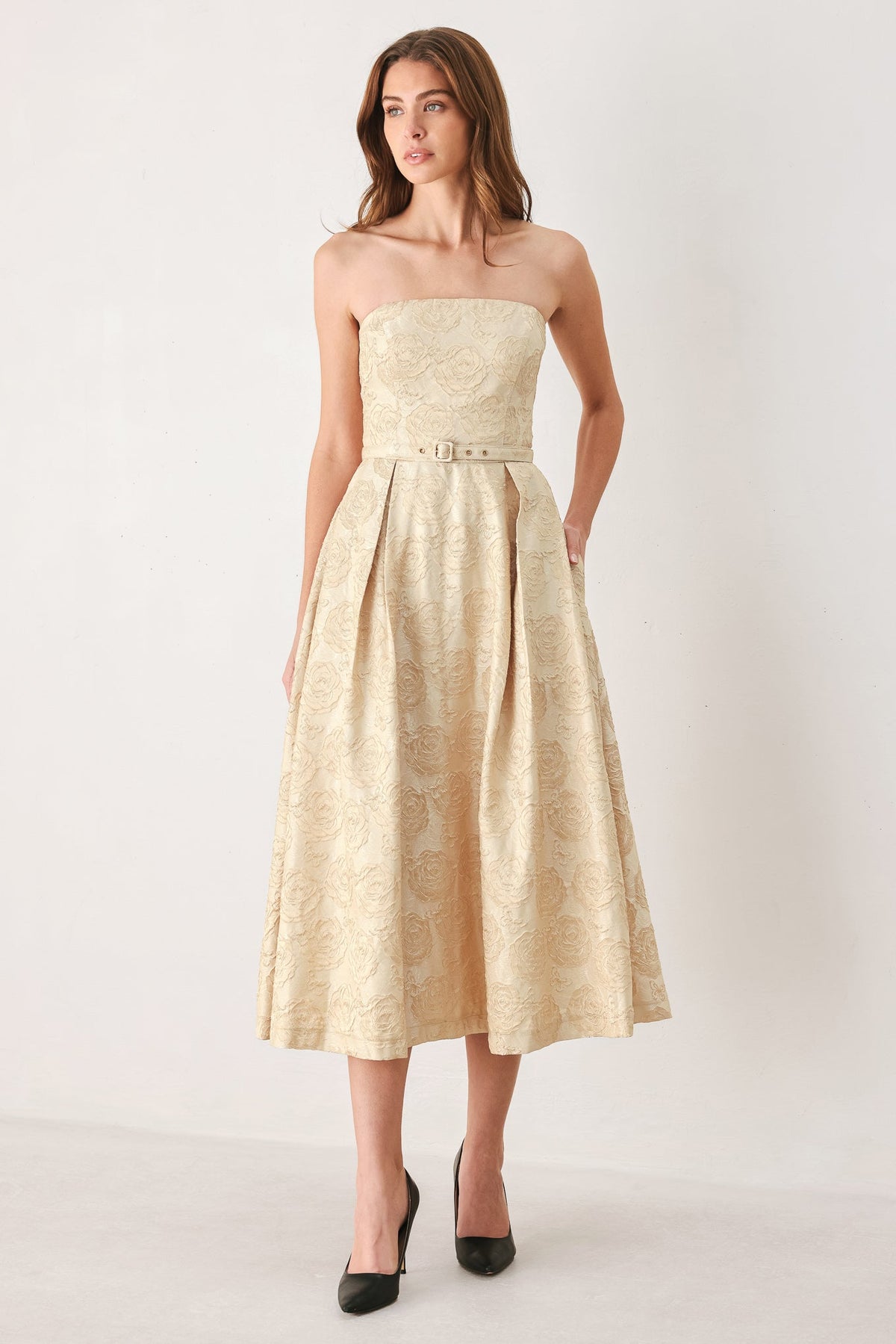 GOLDEN HEIRLOOM GOLD TEXTURED STRAPLESS BELTED MIDI DRESS