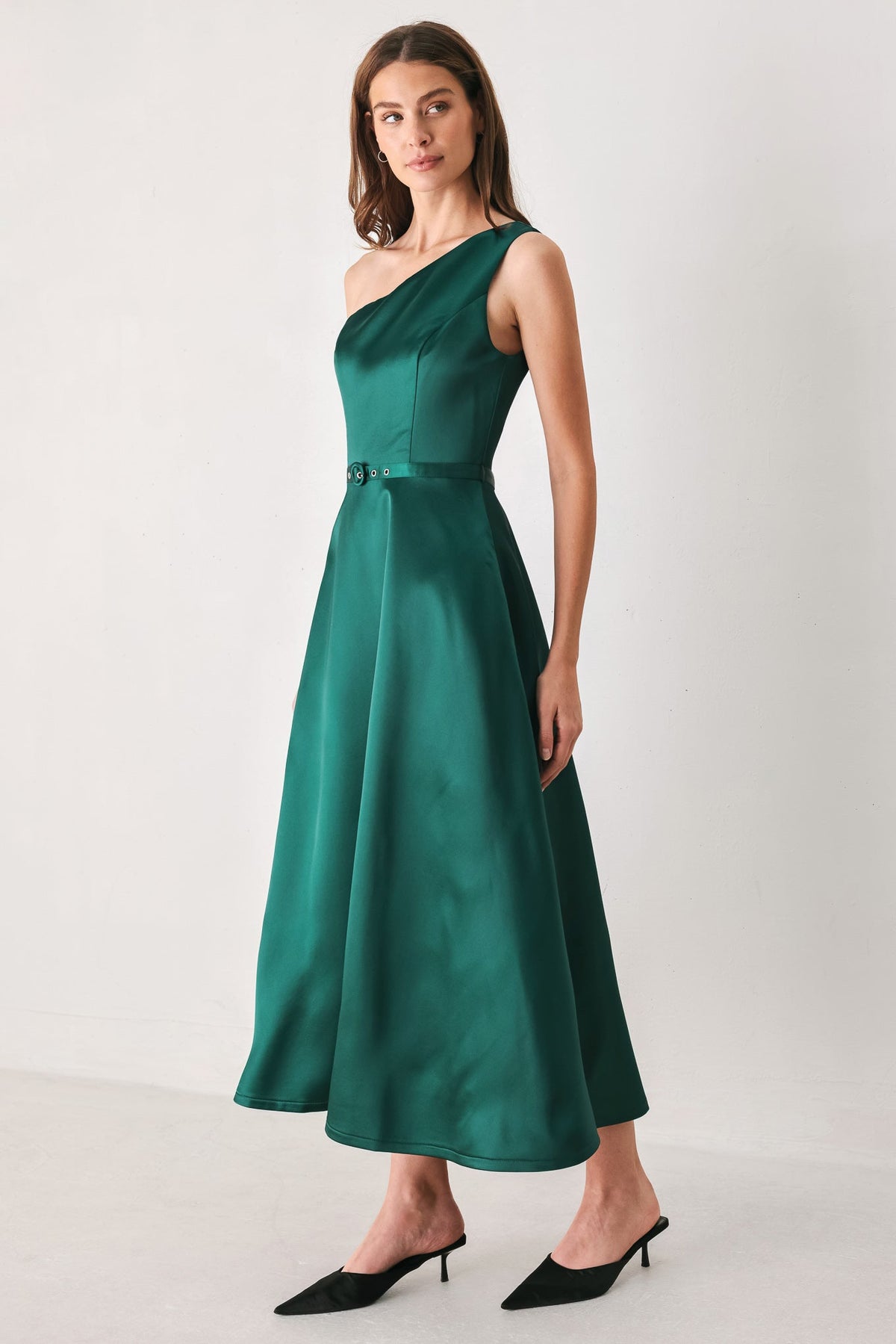 EMERALD ELEGANCE GREEN ONE-SHOULDER BELTED MIDI DRESS