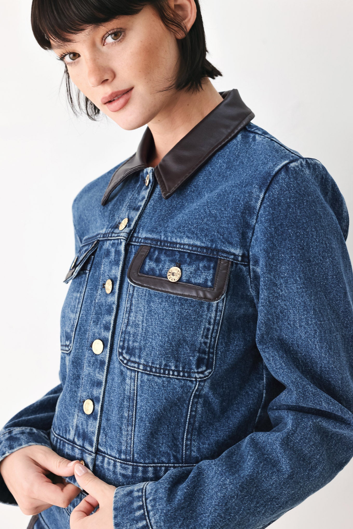 VINTAGE DENIM RENDEZVOUS DENIM CROP JACKET