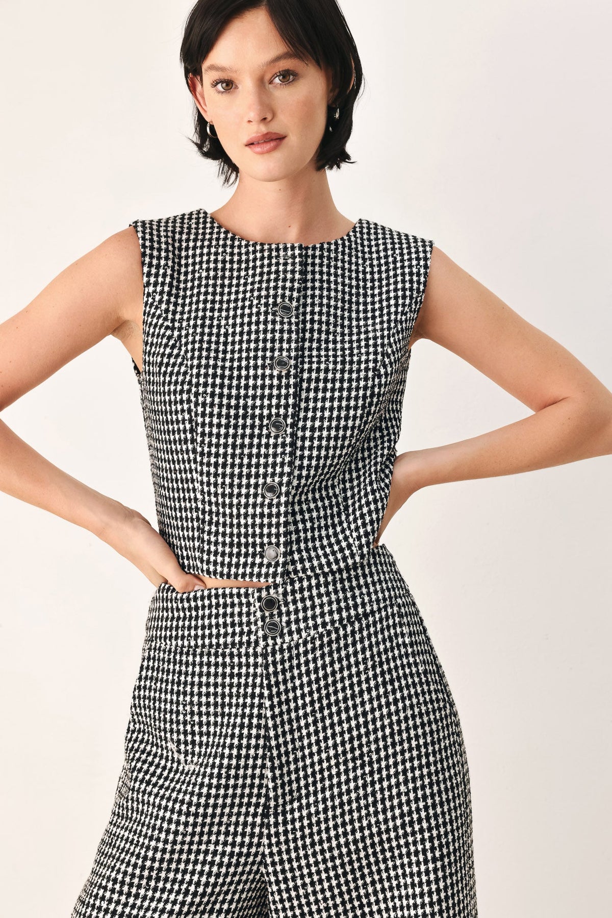 CHECKED IN SPARKLE HOUNDSTOOTH VEST