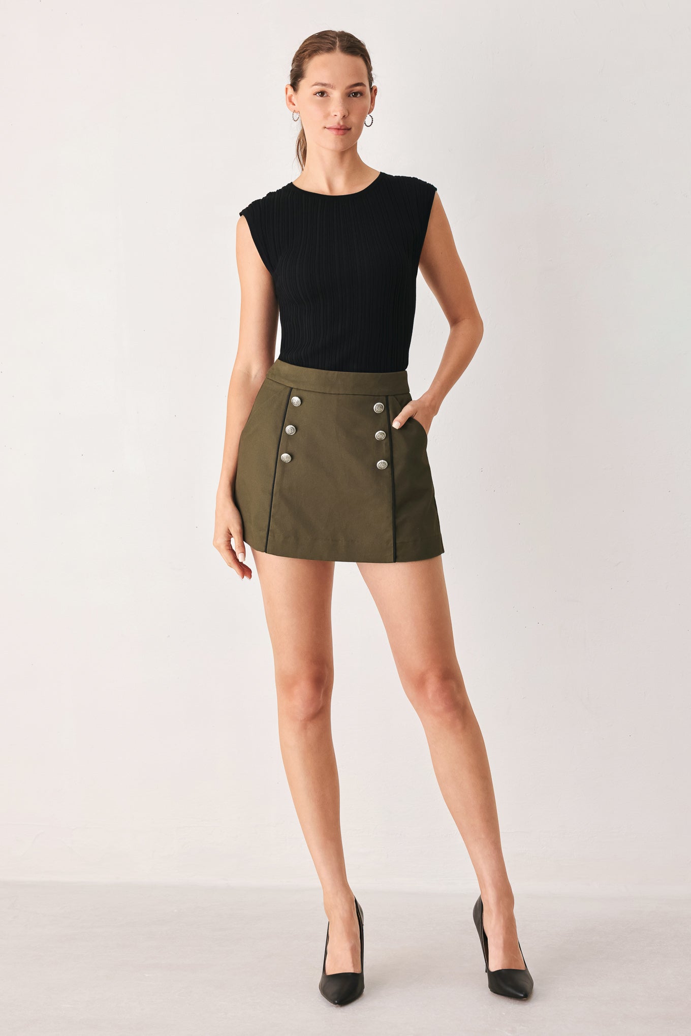RANGER GREEN TAILORED WOVEN SKORT