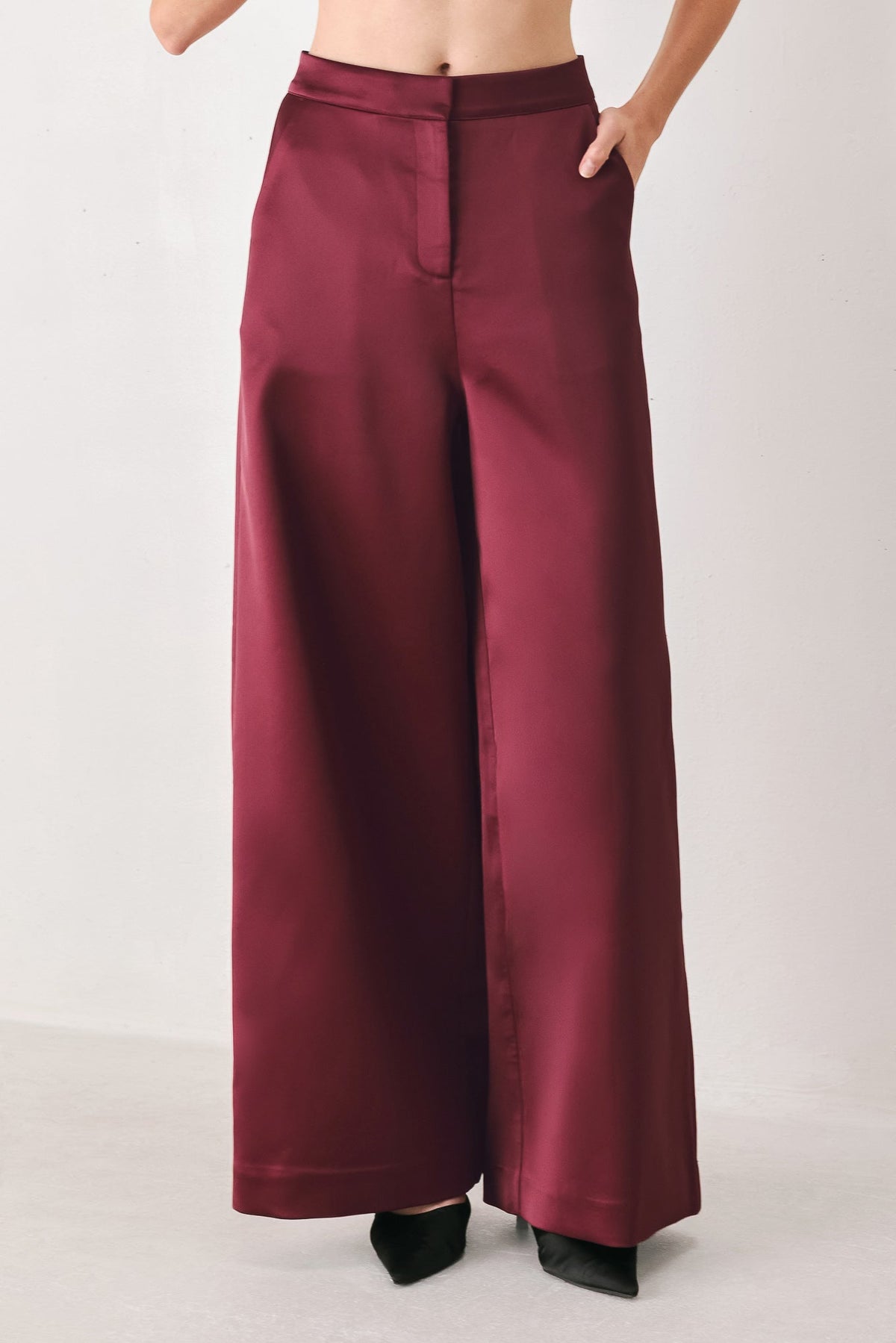MODERN NOIR BLACK/BURGUNDY WIDE-LEG PANTS