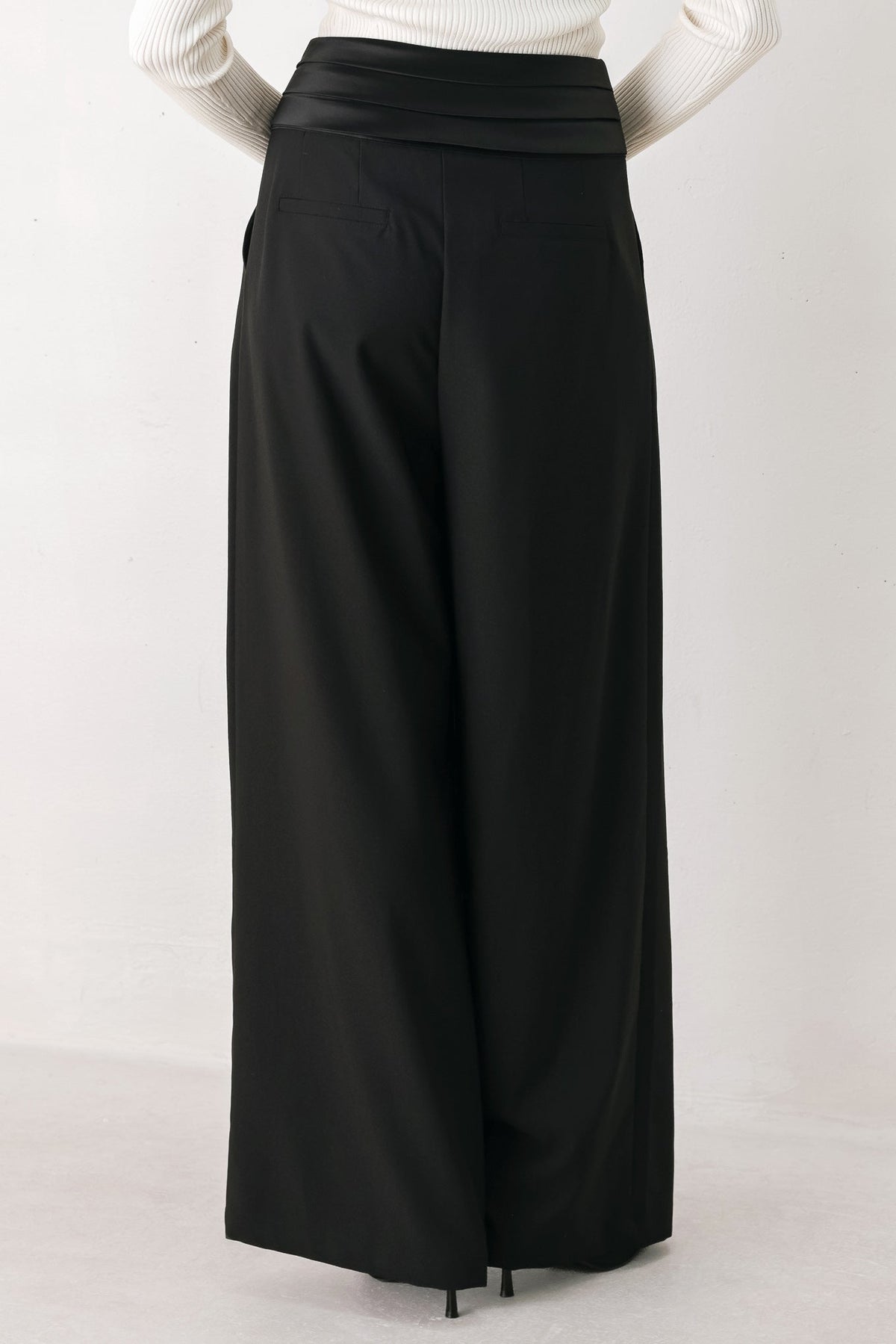TUX REBEL BLACK HIGH-WAIST BARREL PANTS