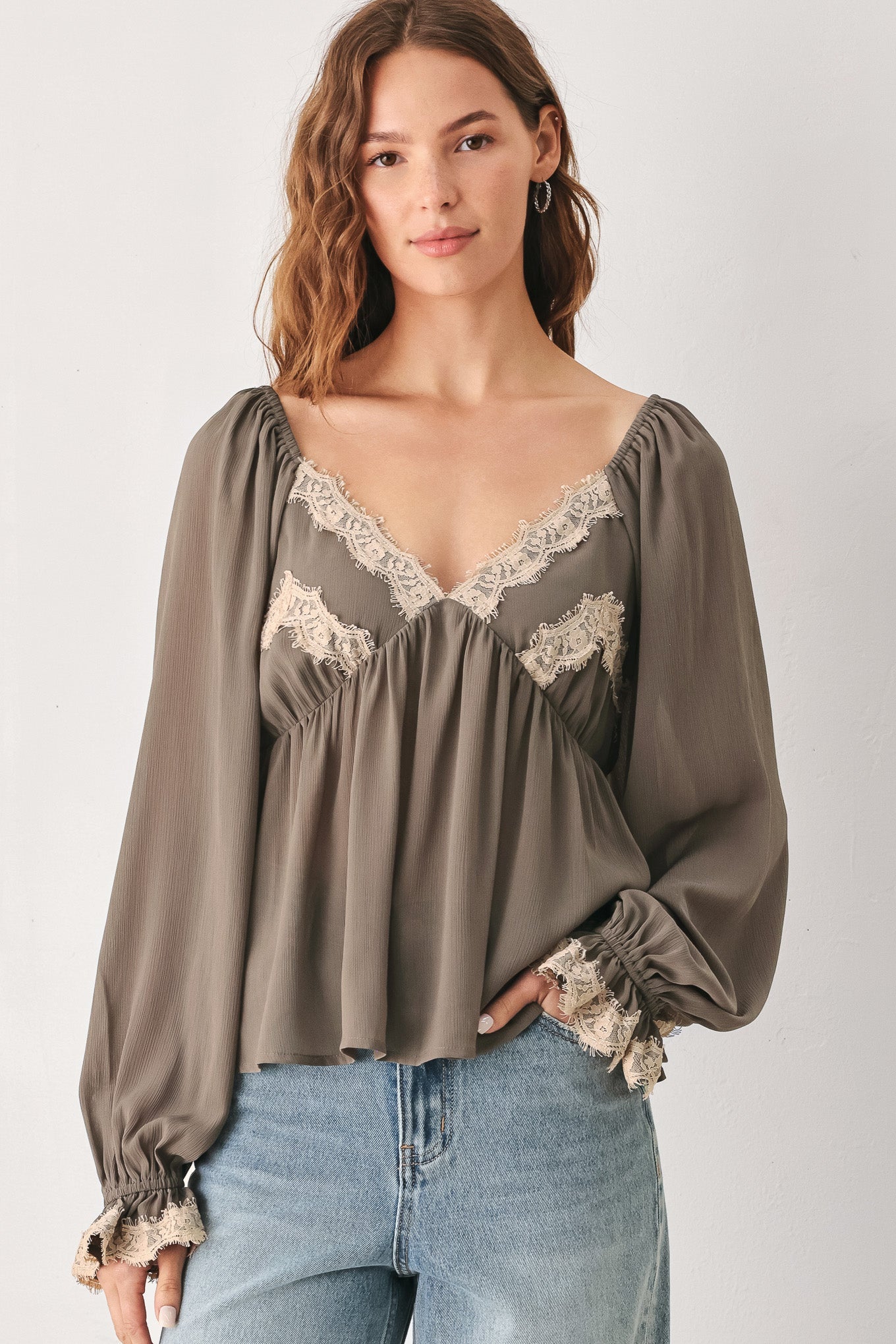GREIGE ROMANTIC LACE-TRIM WOVEN TOP