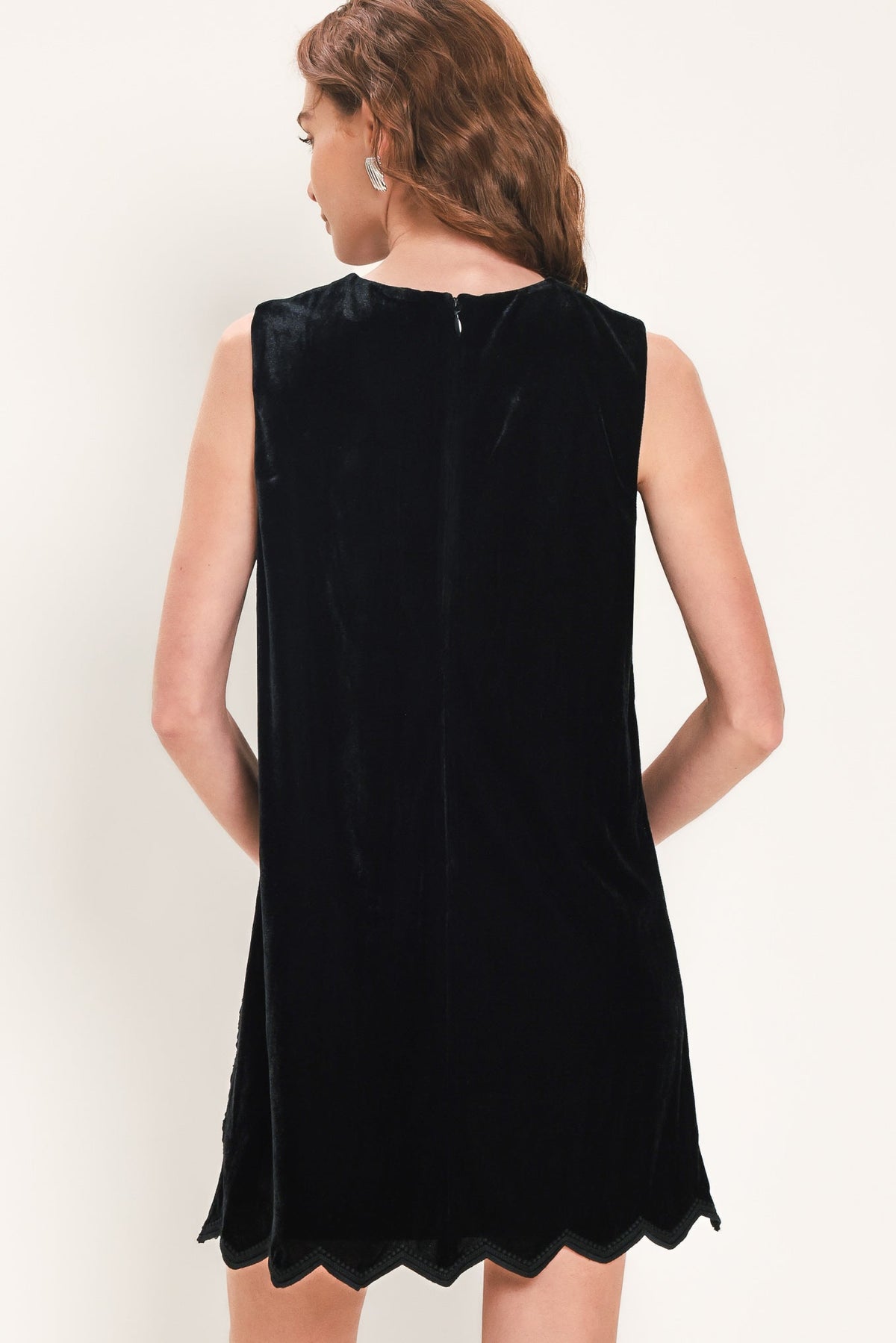 VELVET NOIR BLACK TEXTURED SLEEVELESS MINI DRESS