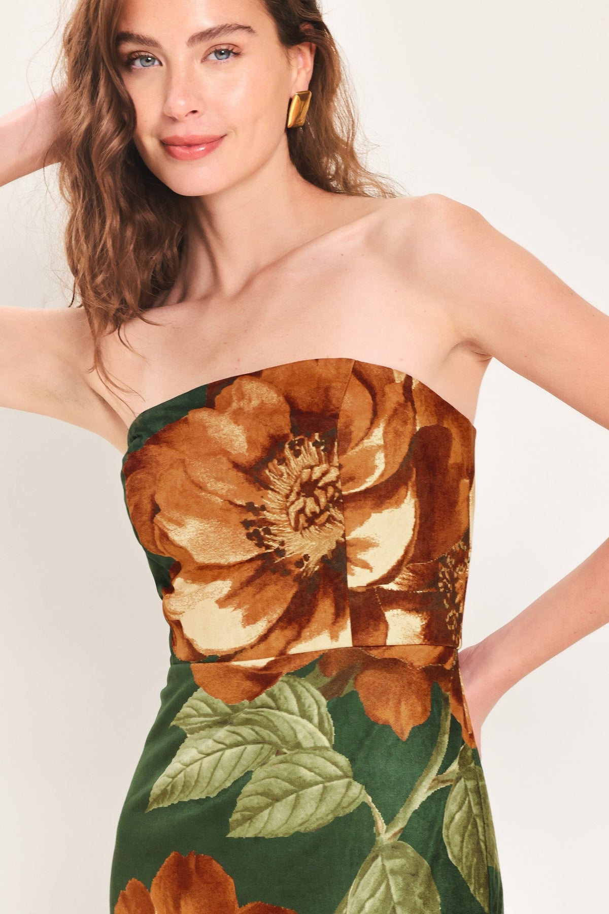 EVERGREEN ENCHANTMENT HUNTER GREEN TUBE MIDI DRESS