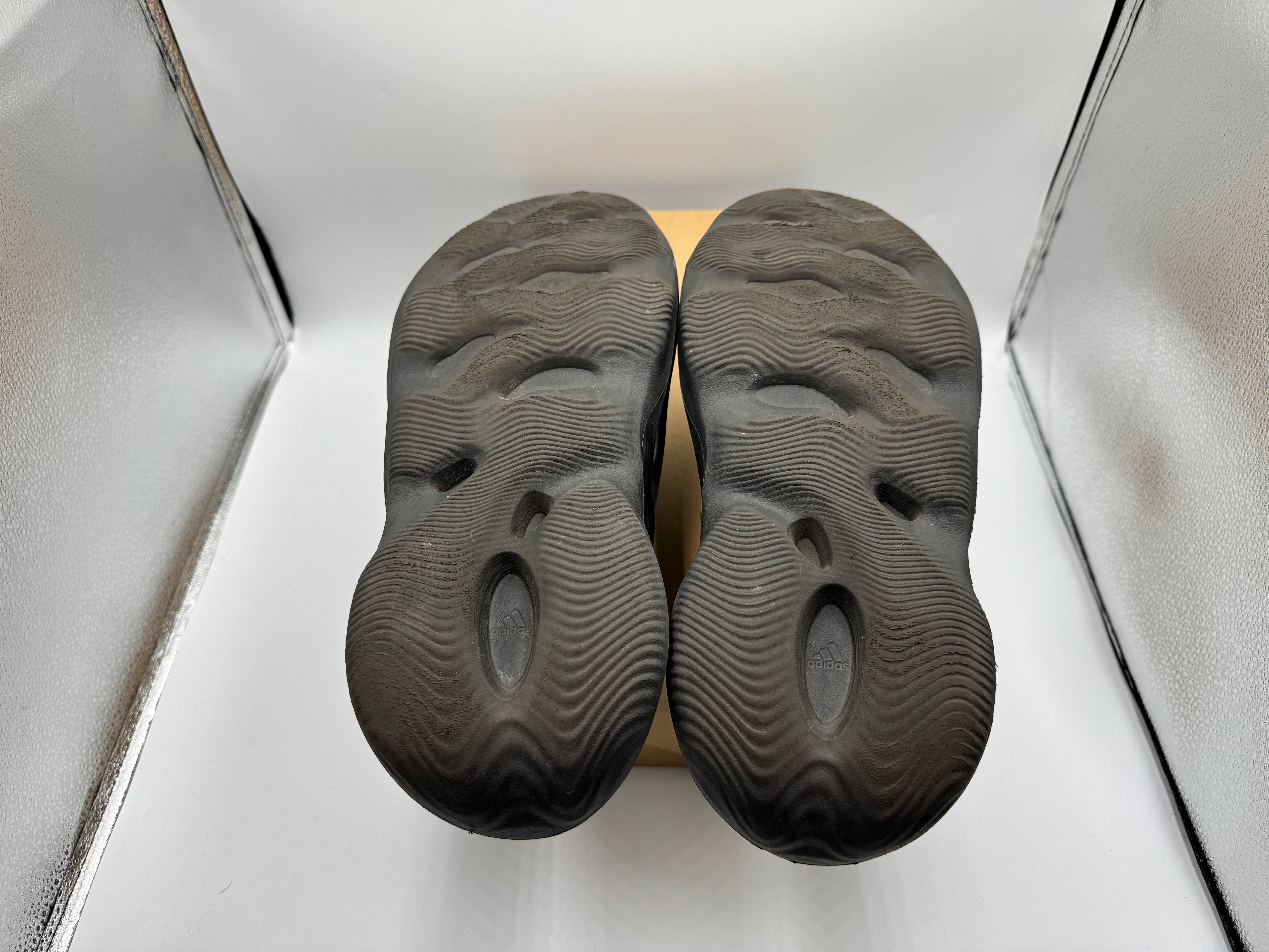 PRE OWNED adidas Yeezy Foam RNR Onyx