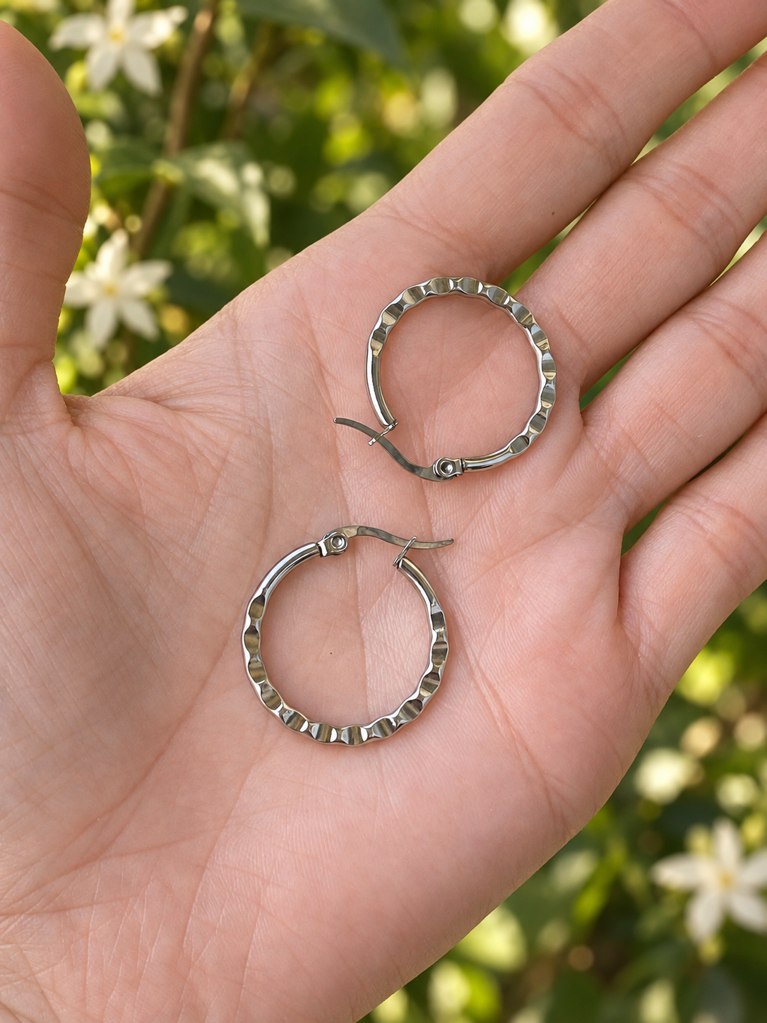 HAMMERED HOOPS