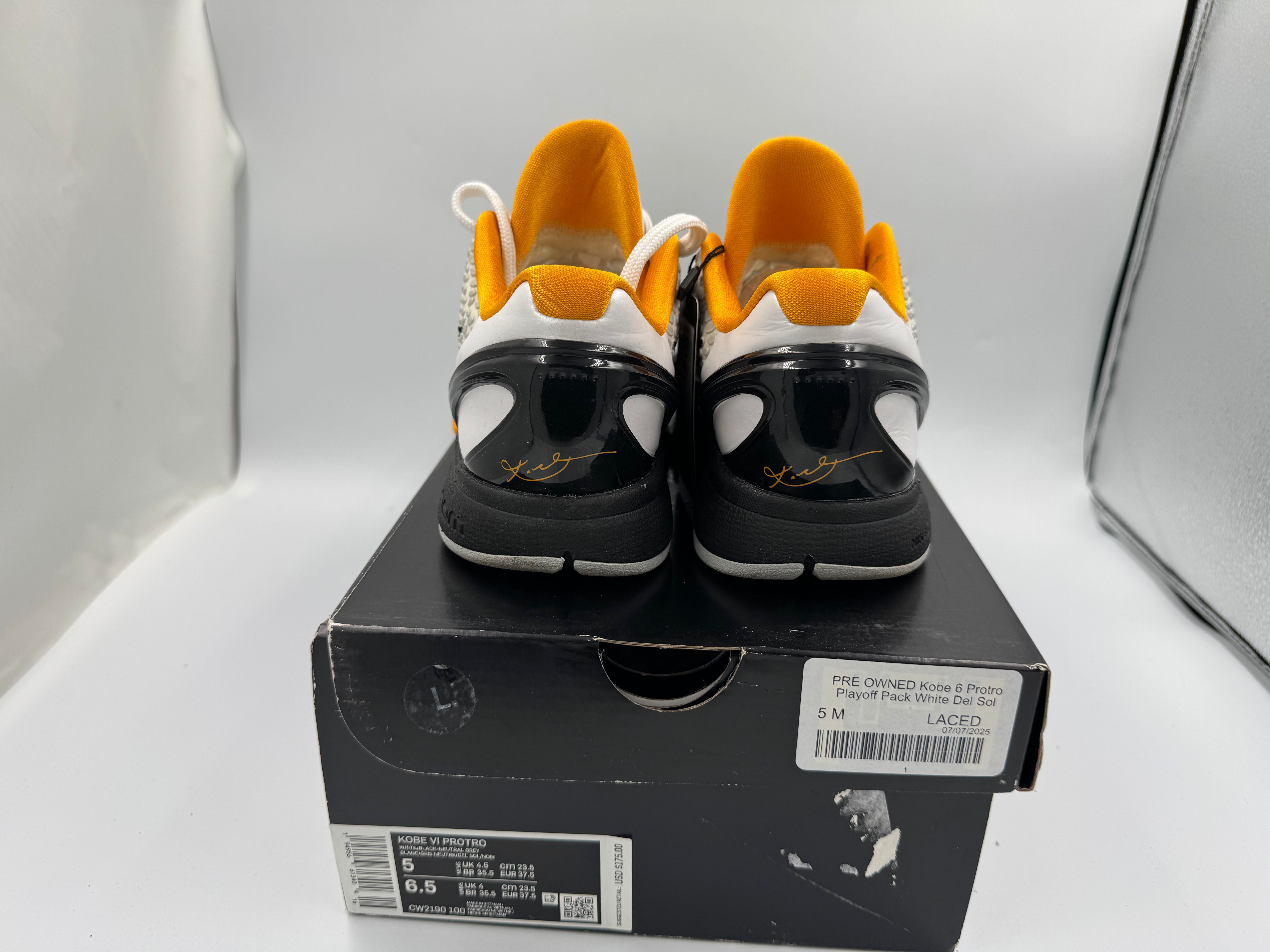 PRE OWNED Kobe 6 Protro Playoff Pack White Del Sol
