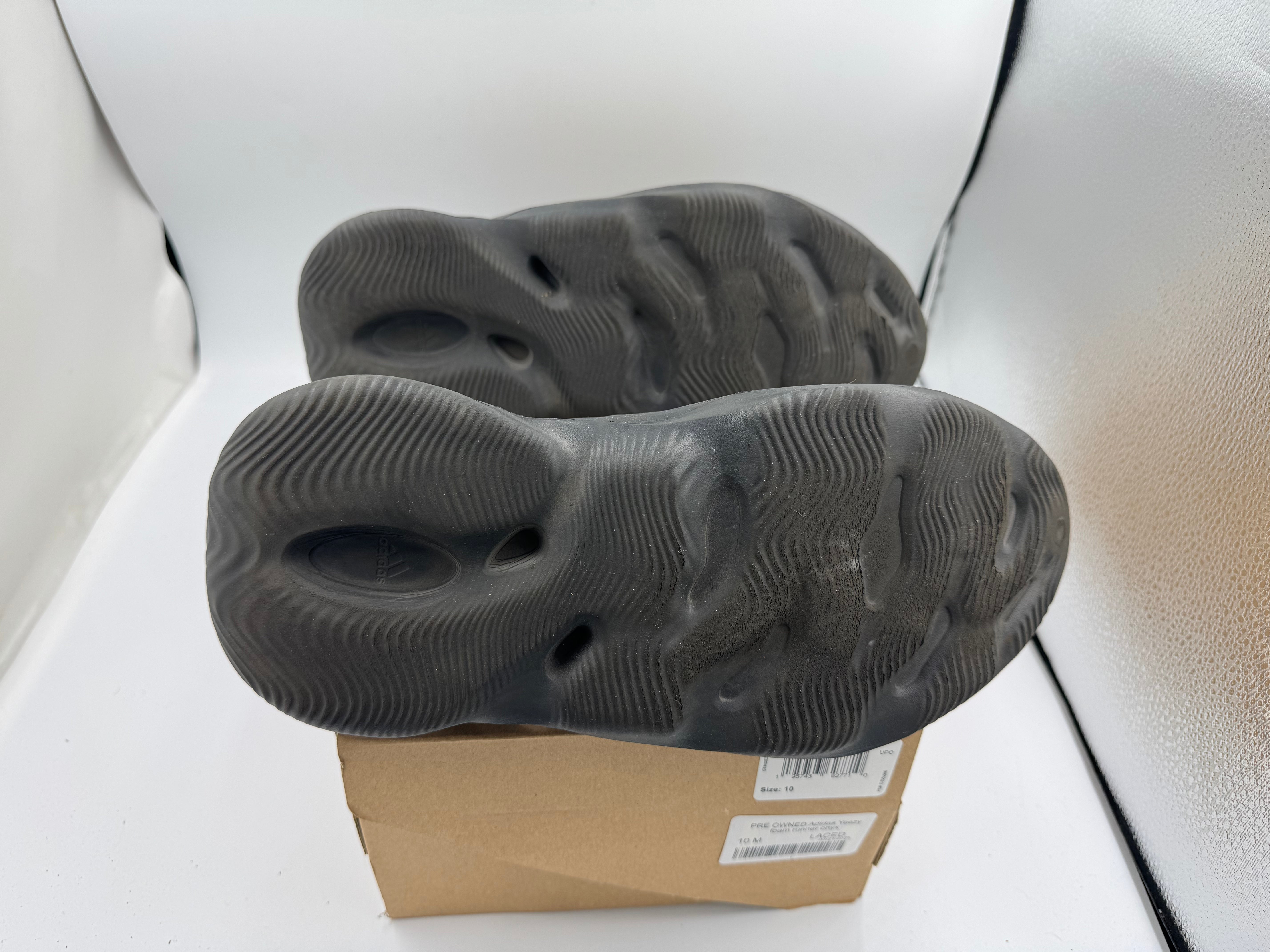 PRE OWNED Adidas Yeezy foam runner onyx