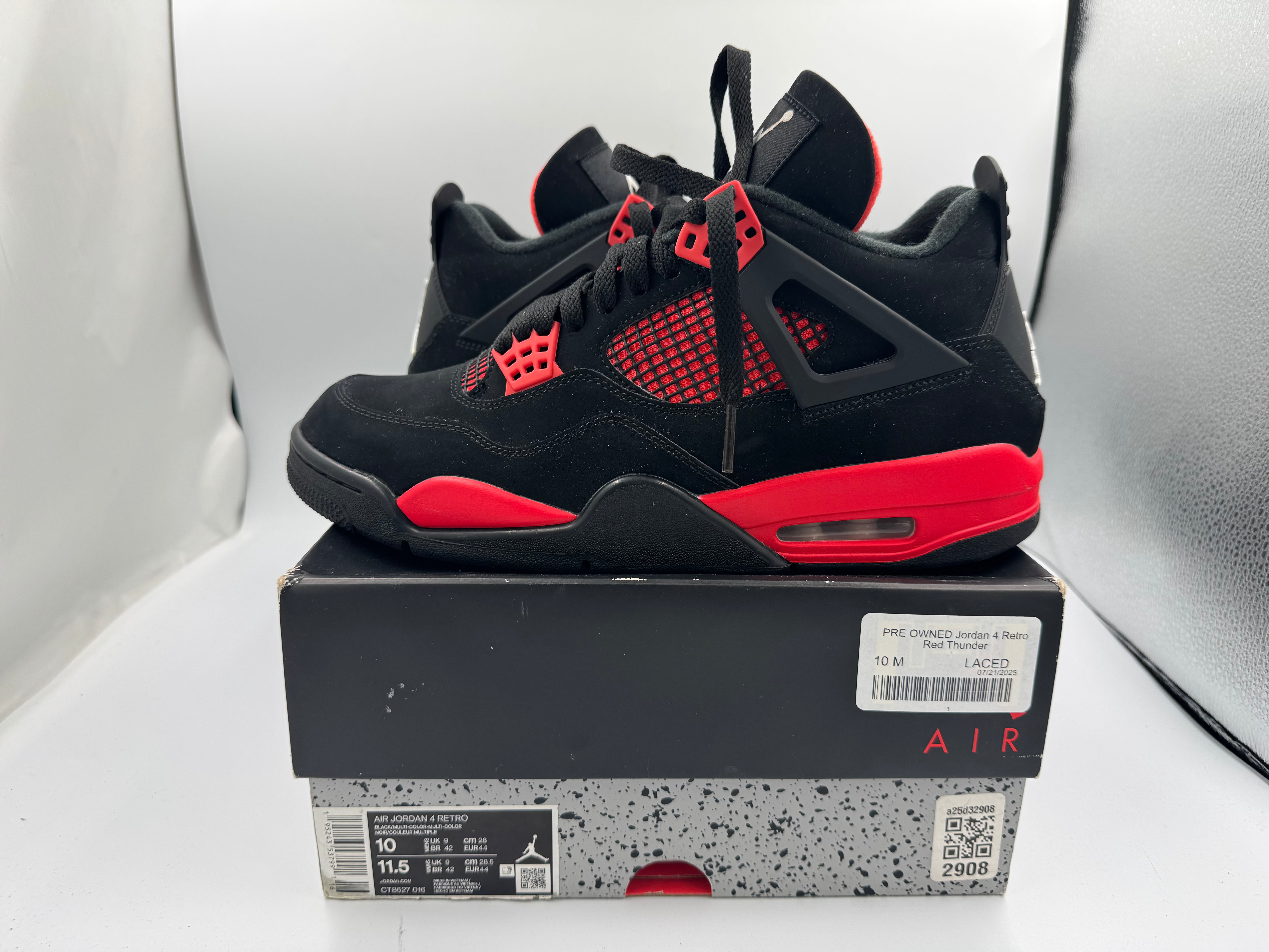 PRE OWNED Jordan 4 Retro Red Thunder