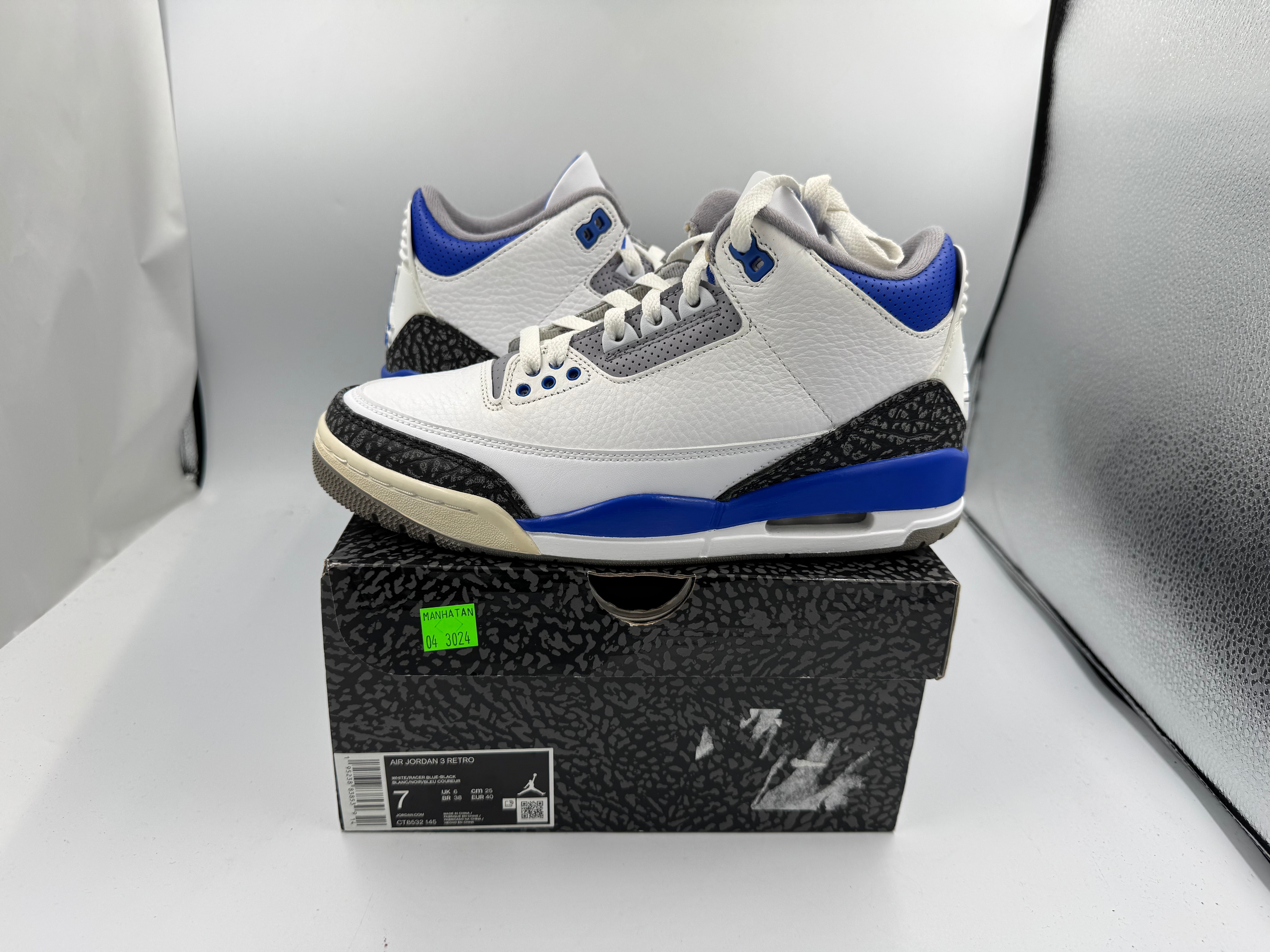 PRE OWNED Air Jordan Retro 3 "Racer Blue" Conditional