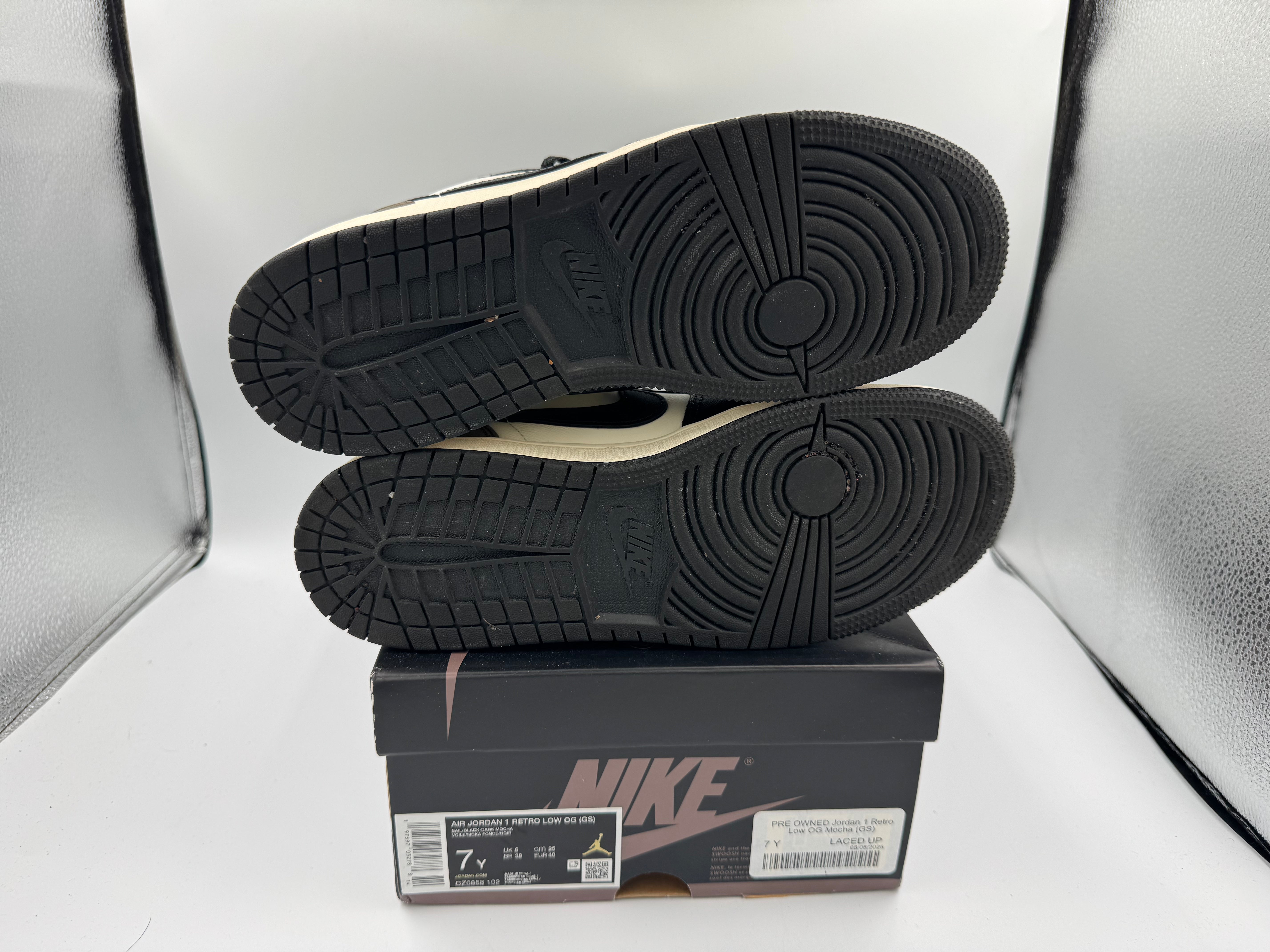 PRE OWNED Jordan 1 Retro Low OG Mocha (GS)