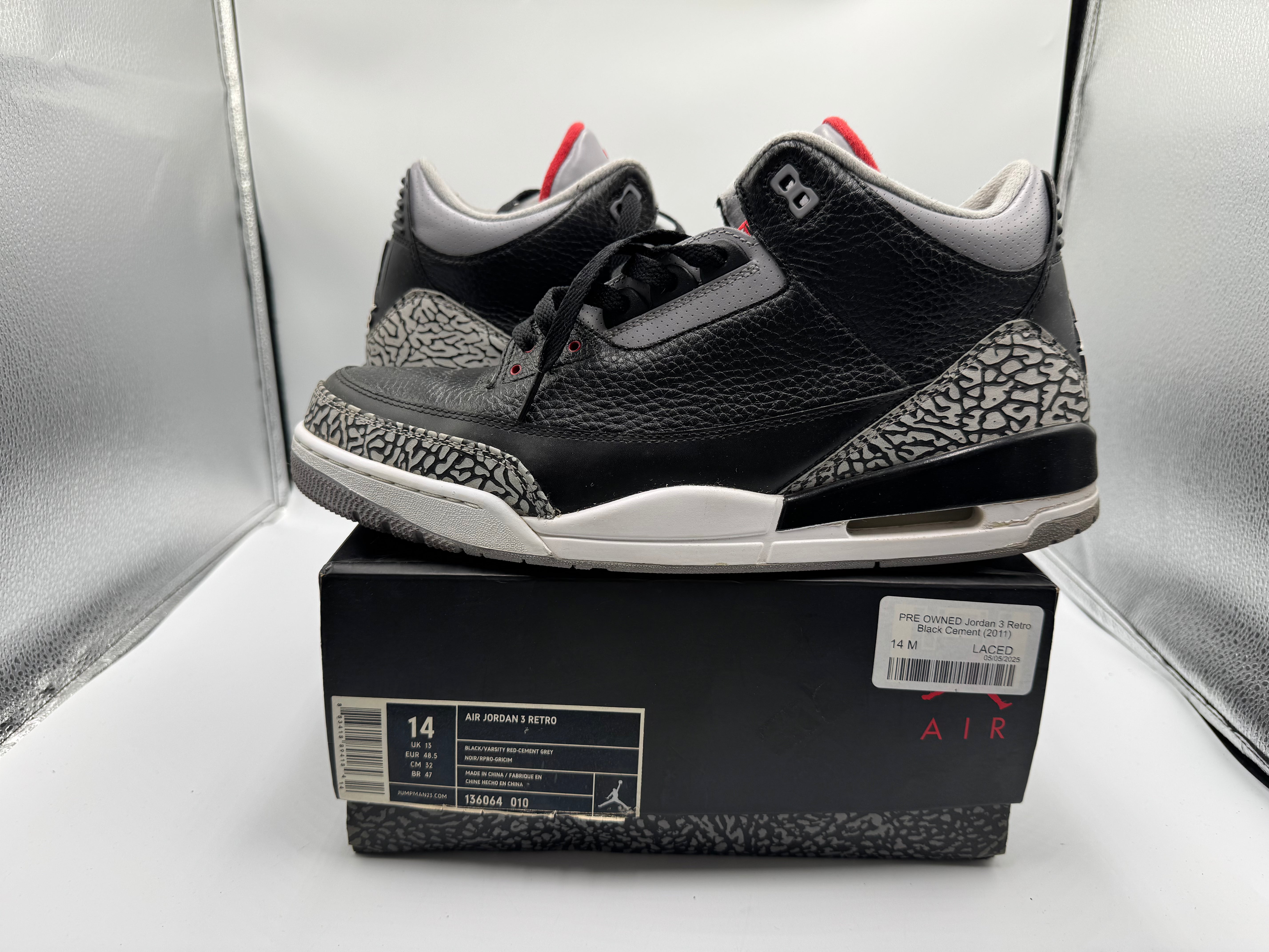 PRE OWNED Jordan 3 Retro Black Cement (2011)