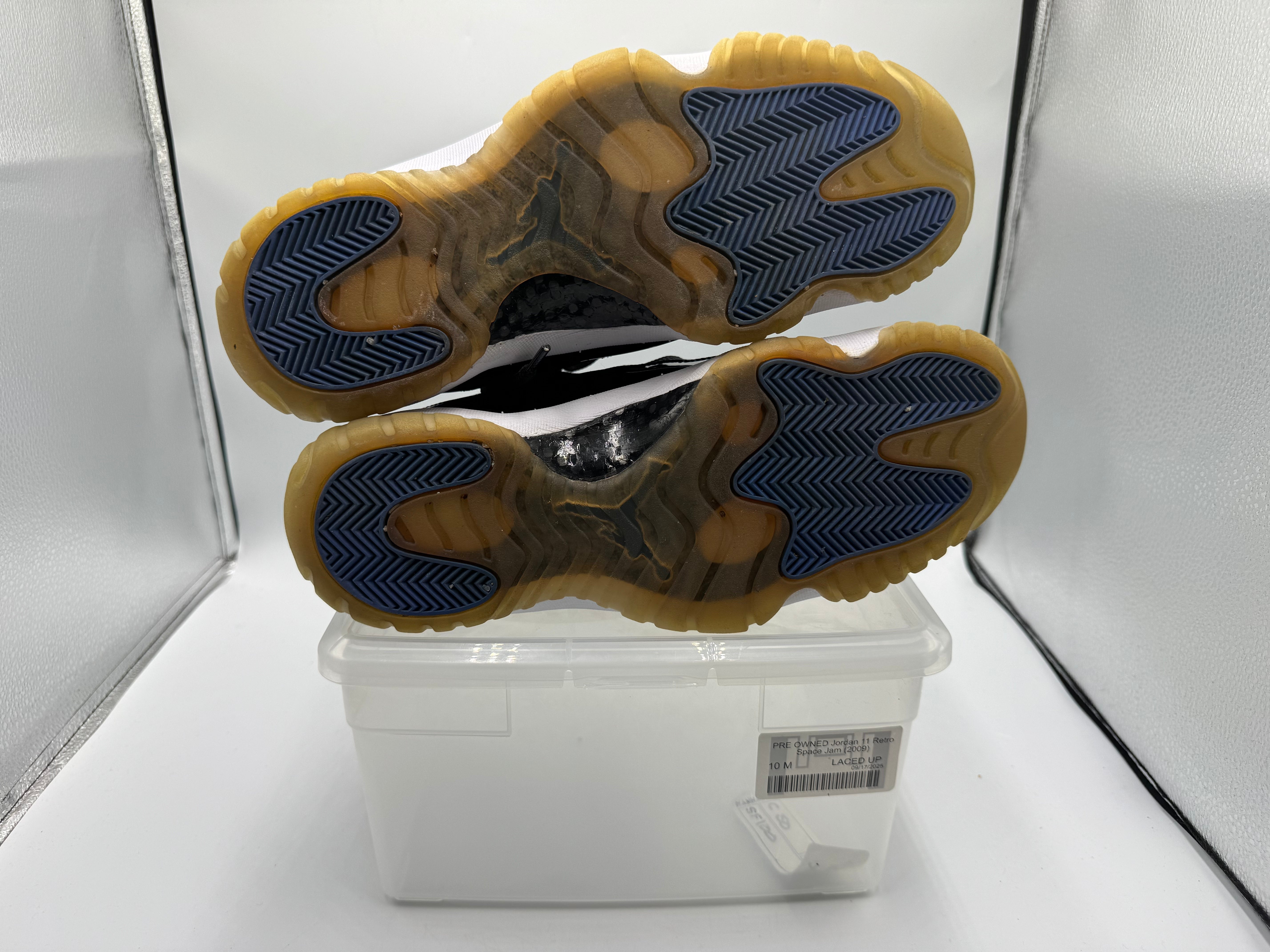 PRE OWNED Jordan 11 Retro Space Jam (2009)