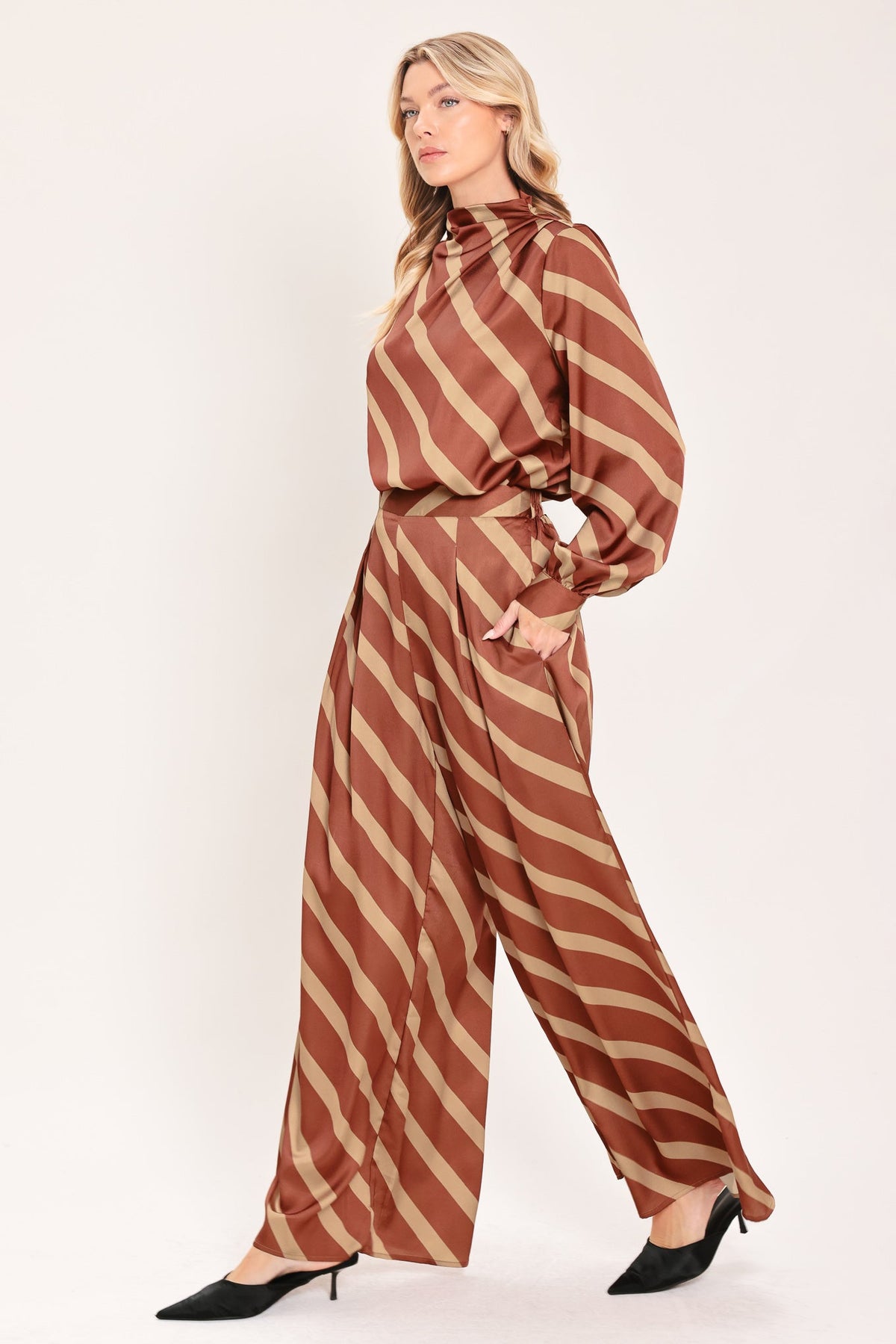 TOFFEE DIAGONAL FLOW WOVEN WIDE LEG PANTS