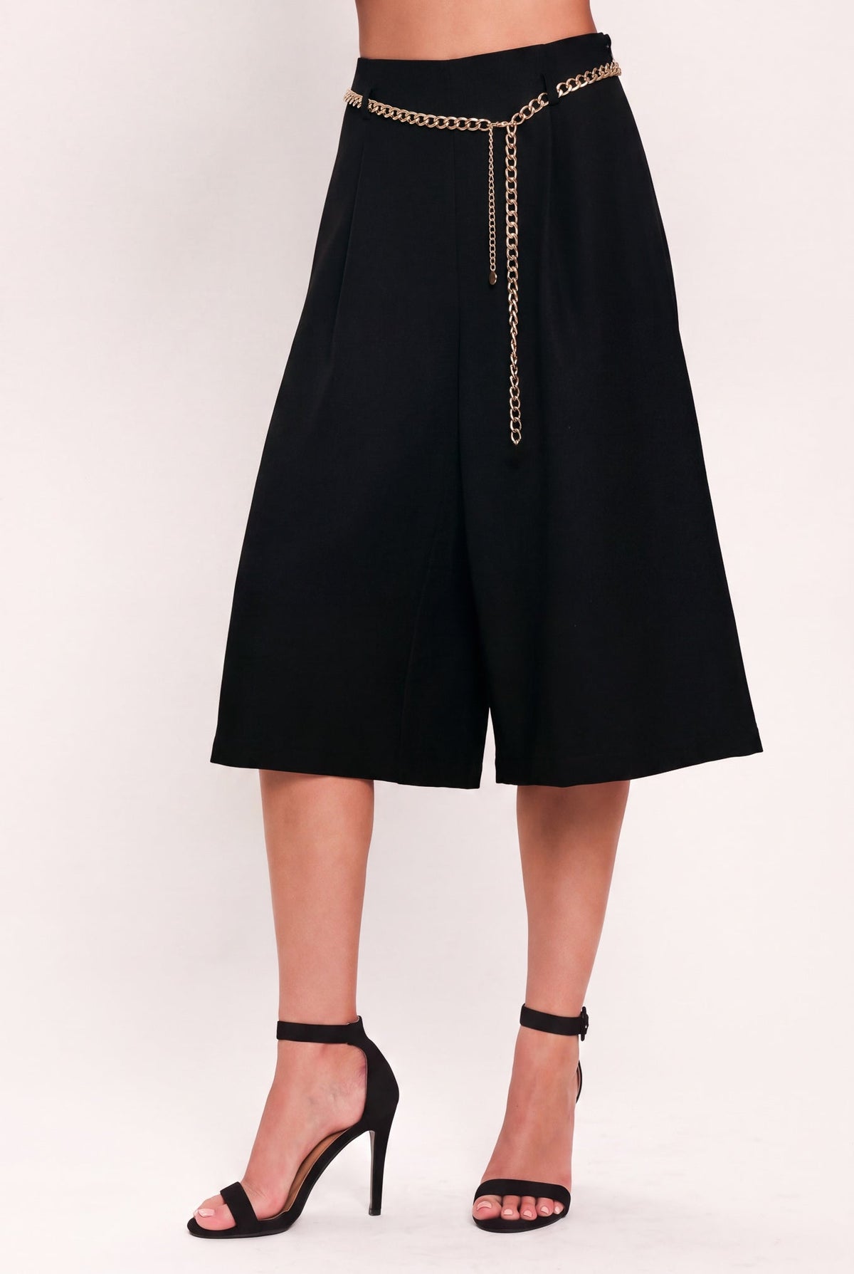 NIGHT OUT CHAIN BELTED CULOTTE PANTS