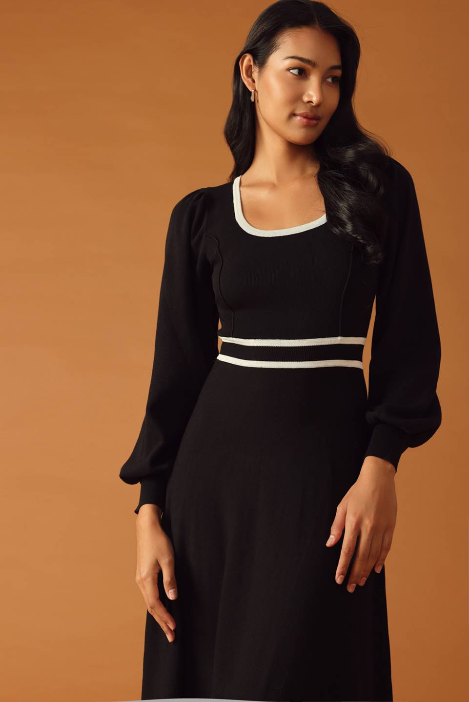 CEDAR LINE ELEGANCE SWEATER MIDI DRESS
