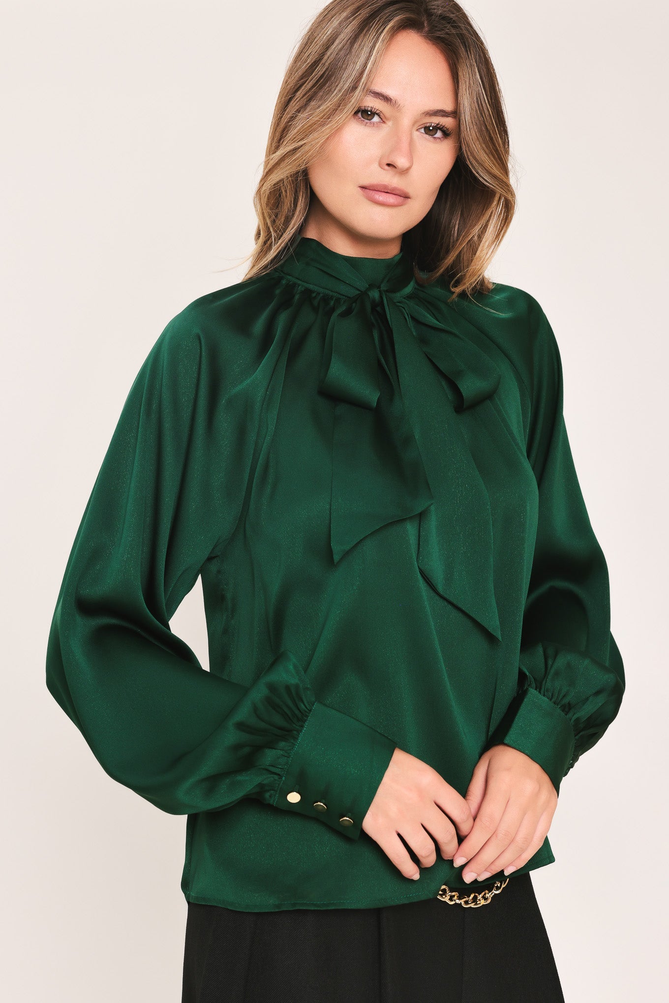 FOREST POISE HUNTER GREEN TIE-NECK RAGLAN TOP