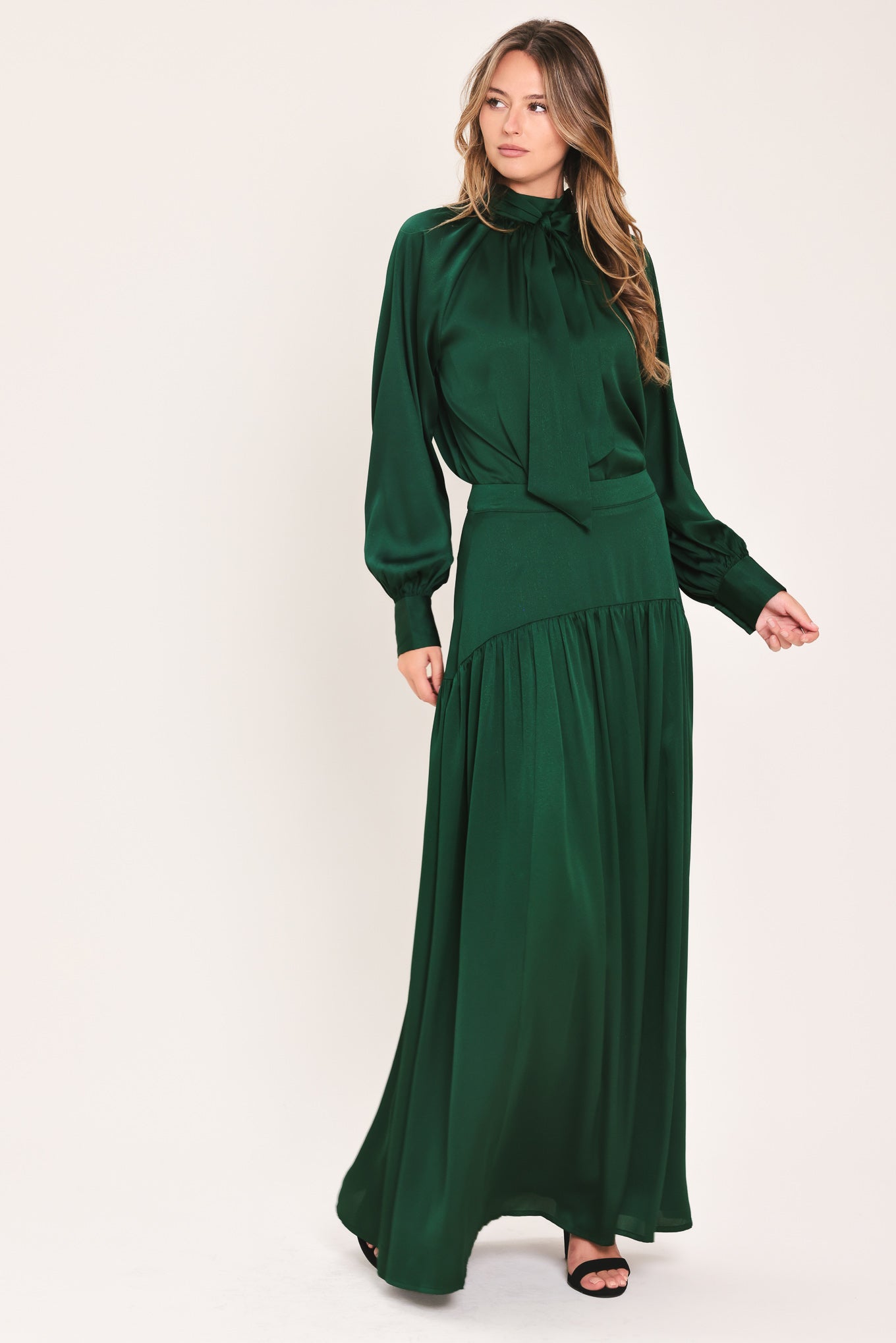 FOREST POISE HUNTER GREEN TIE-NECK RAGLAN TOP