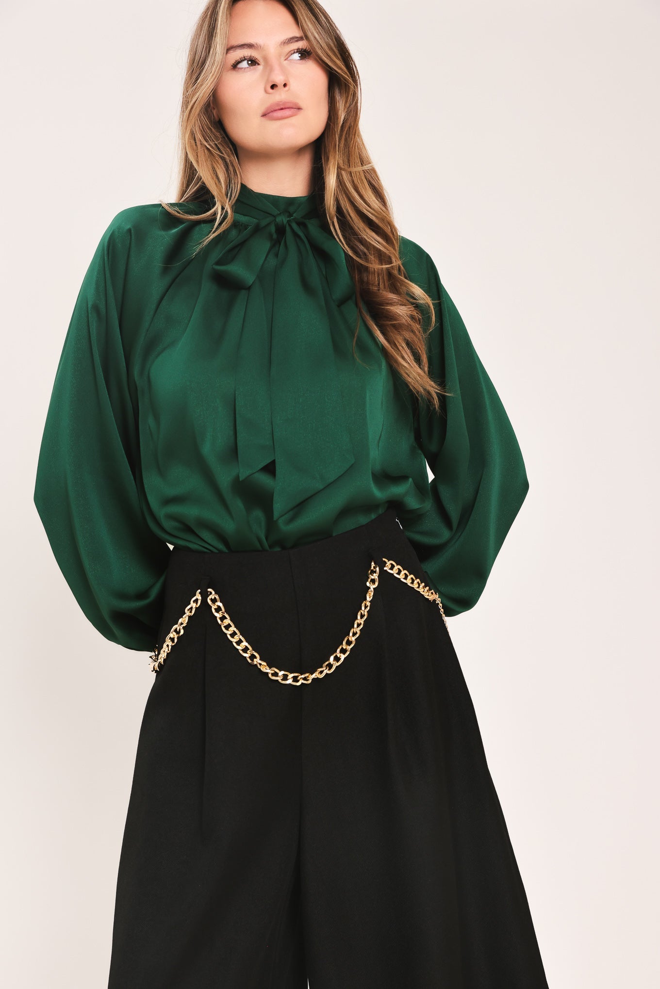 FOREST POISE HUNTER GREEN TIE-NECK RAGLAN TOP