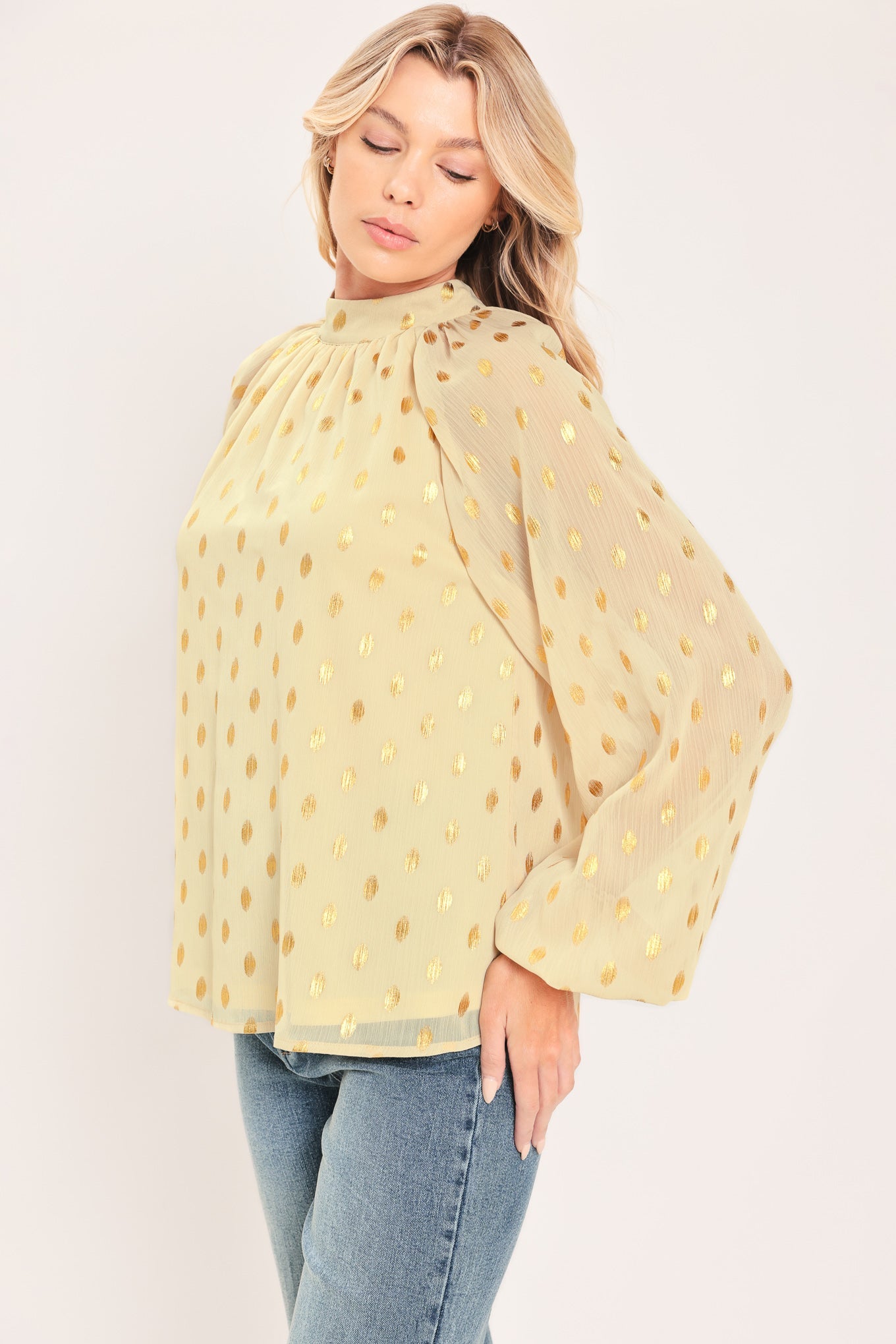 VANILLA GOLDEN HAZE FOIL WOVEN TOP