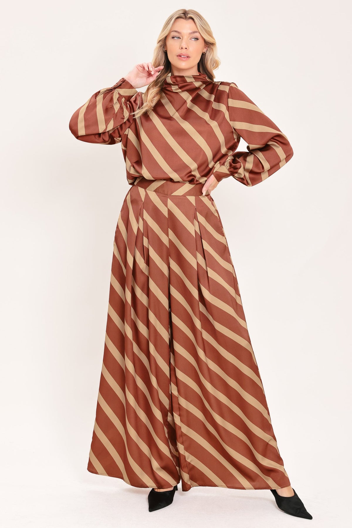 TOFFEE DIAGONAL FLOW WOVEN TOP