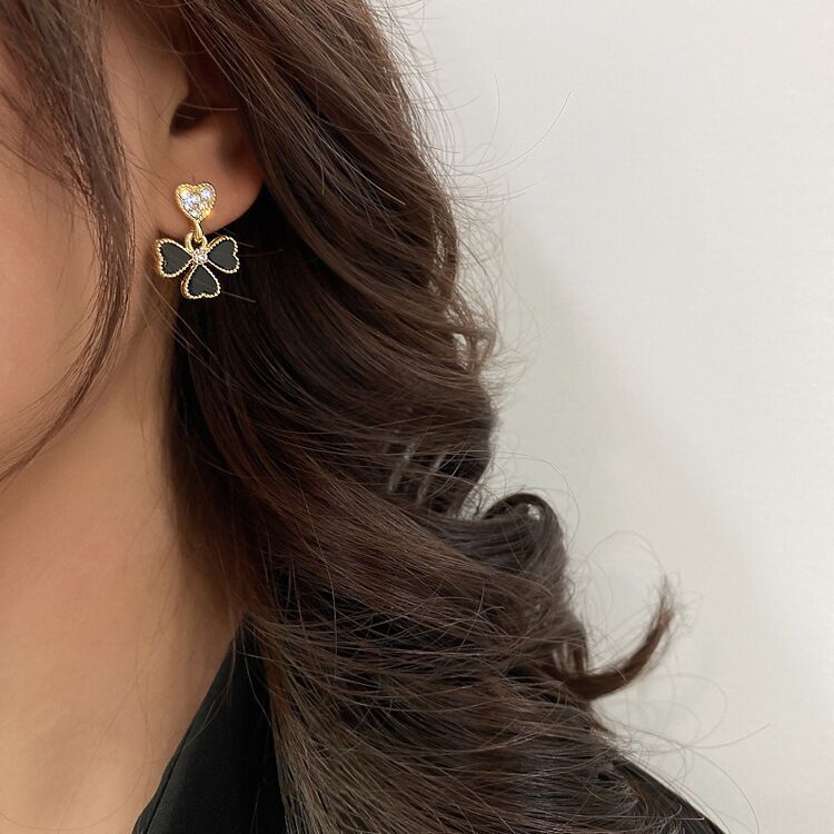 Pin Simple Rhinestone Clover Love Heart Flowers Female Design Earrings