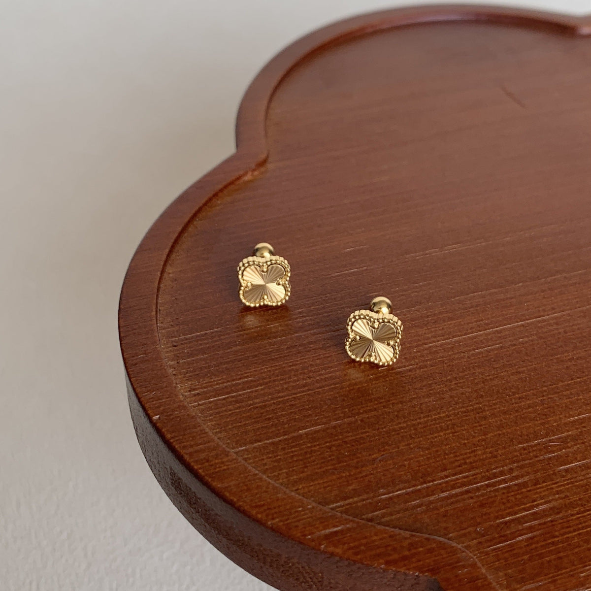 Si Lin Niche Four Leaf Clover Ear Large Small Sizes Earrings