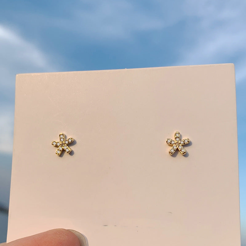 Women's Needle Trendy Small Gold Crowns Personality Simple Stud Earrings