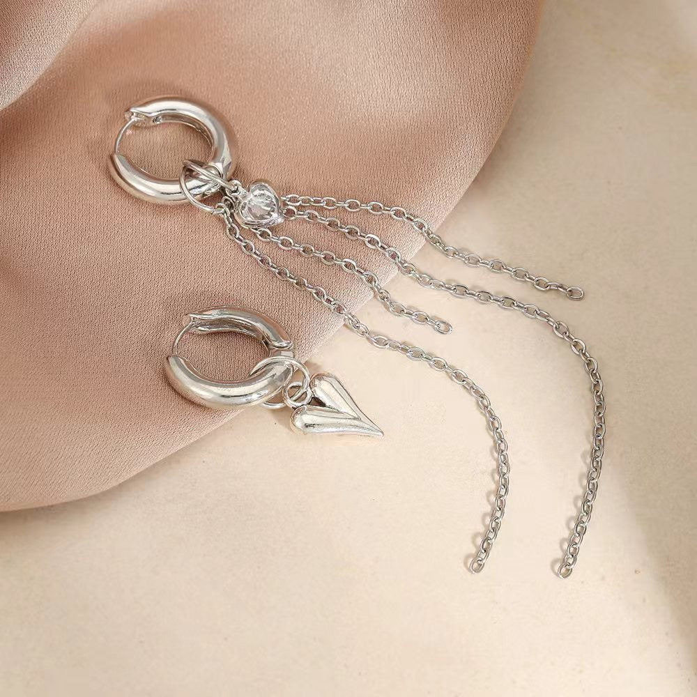 Women's Retro Style Personalized Design Light Luxury High-grade Heart-shaped Zircon Asymmetric Earrings
