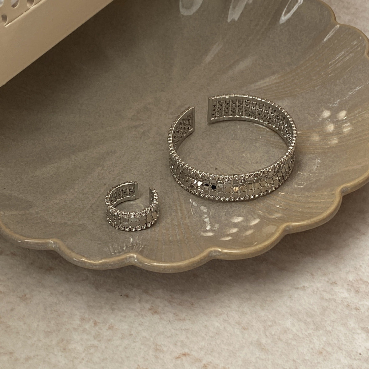 Women's Texture Collection Stylish Unique Temperament Twin Wear Rings