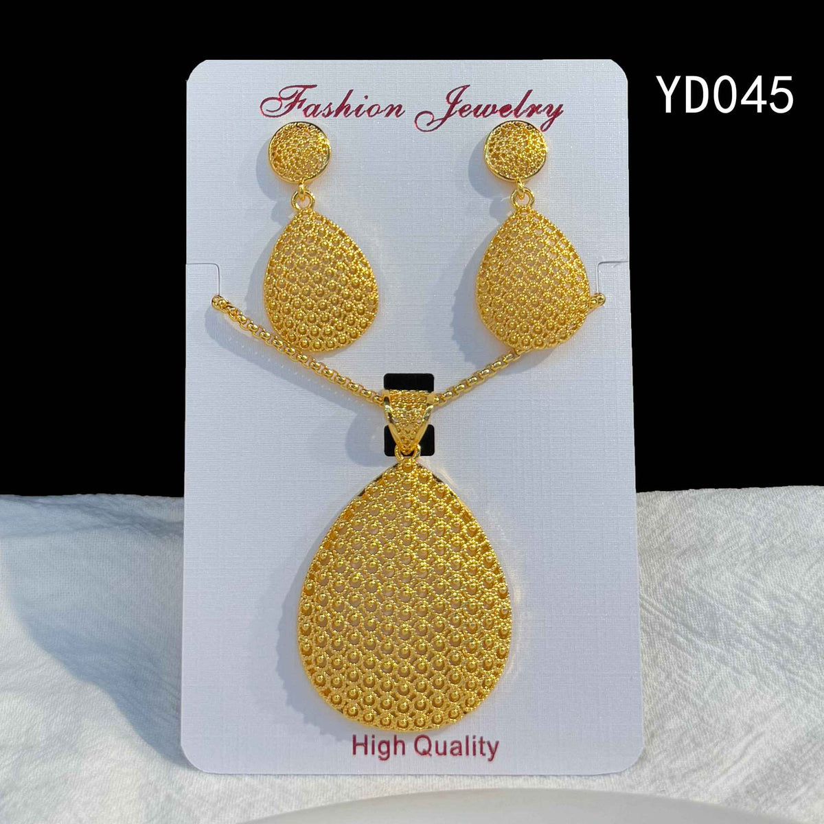 Retro Hollow Light Luxury Gold Love Plated Ethnic Jewelry Set