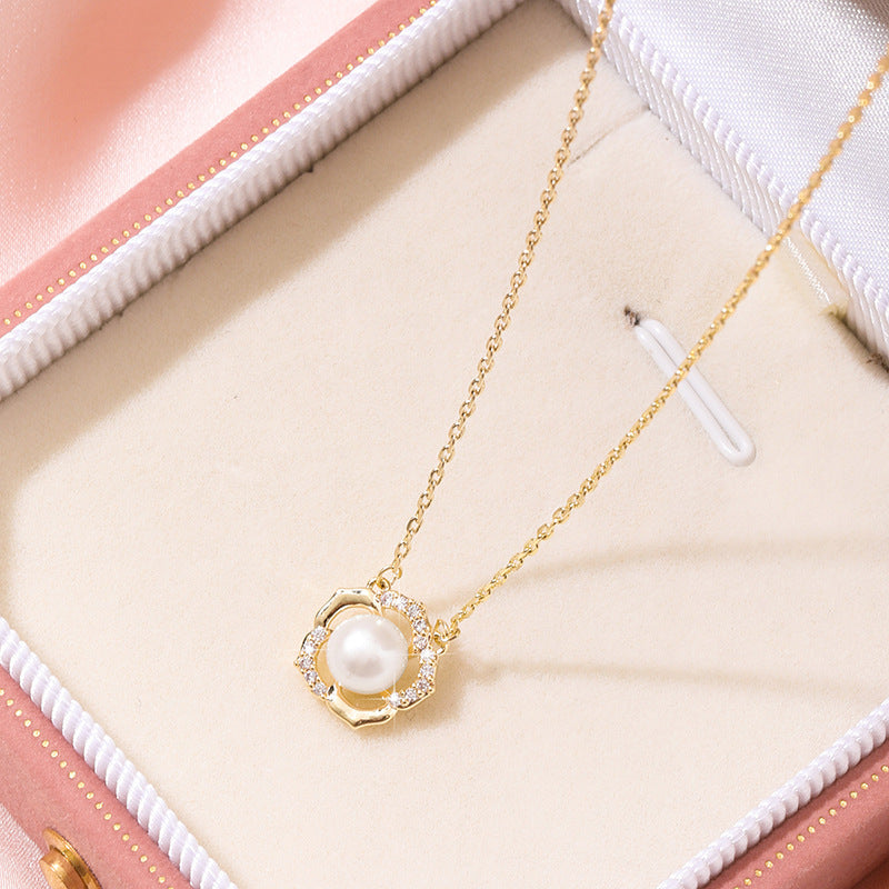 Women's Pearl Camellia High-grade Light Luxury Minority Clavicle Necklace