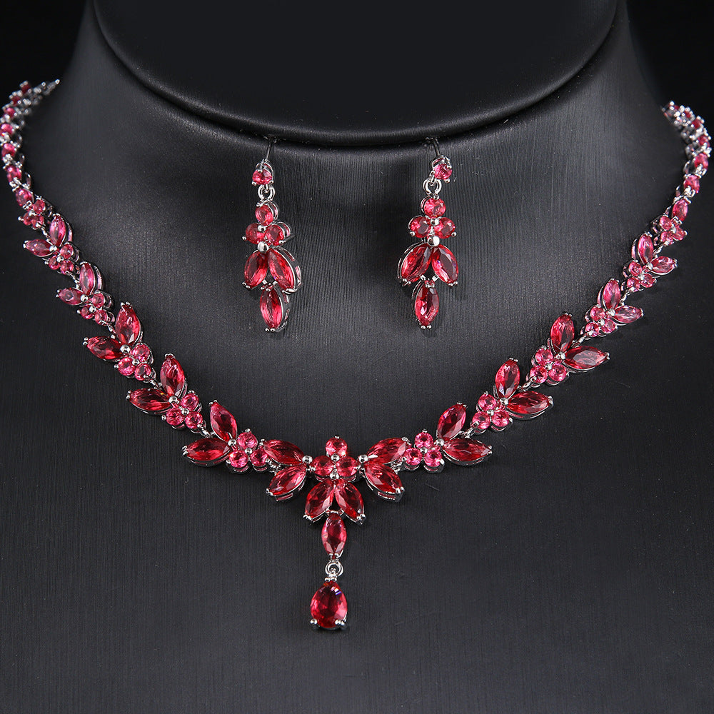 Fashionable Simple Elegant Long Horse Eye Water Necklaces