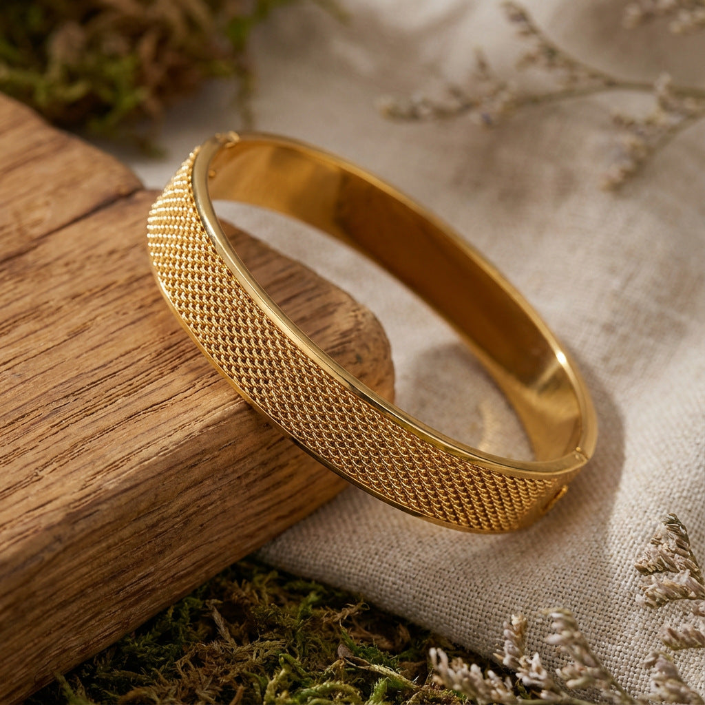 Women's Fashionable Mesh Stainless Steel Simple Vacuum Electroplating Bracelet