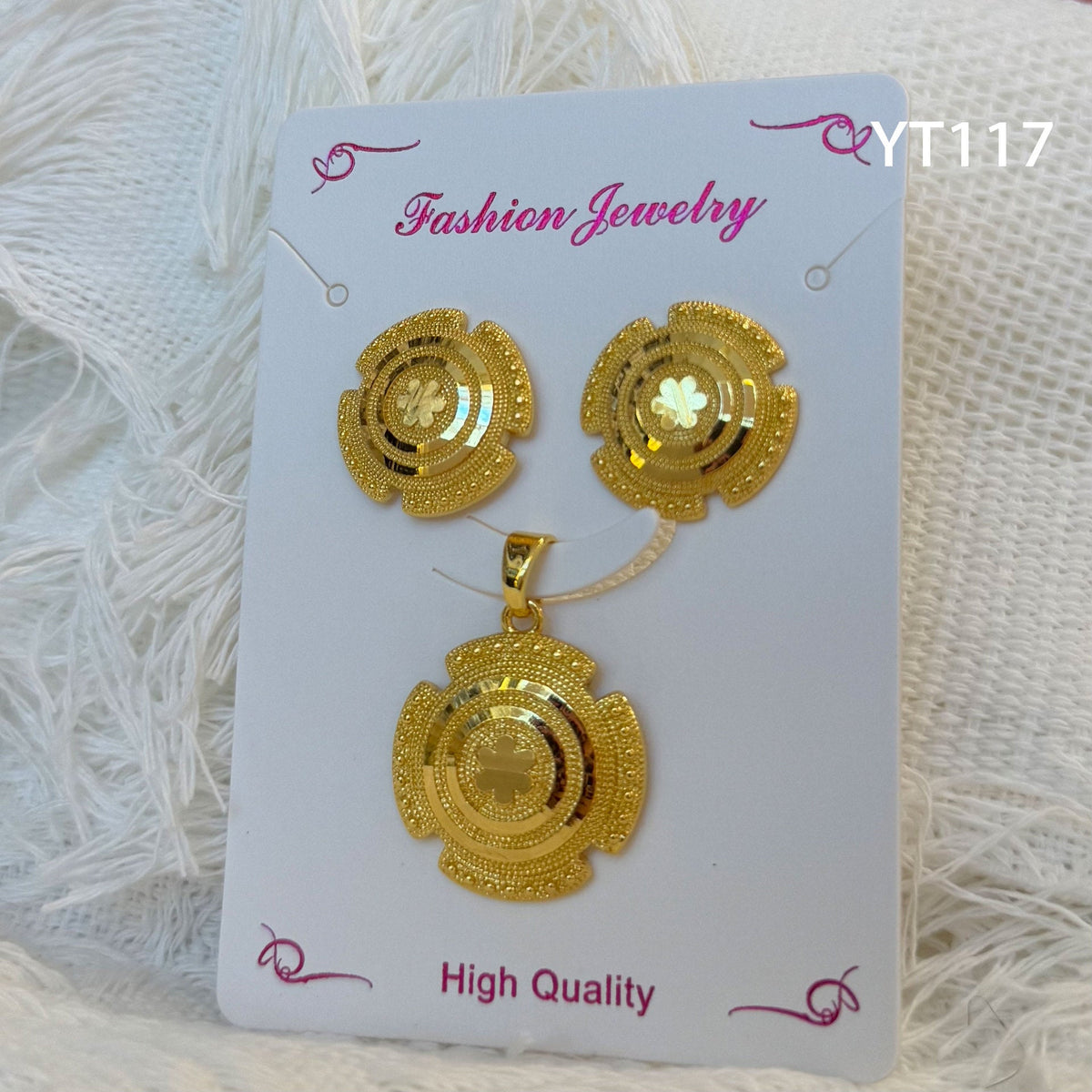 Niche Design Mild Luxury Retro Golden Versatile Jewelry Set