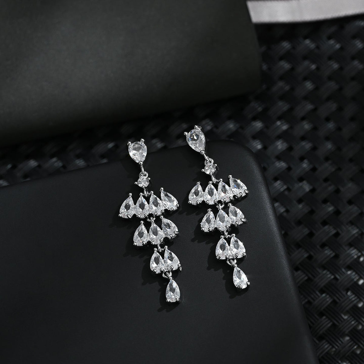 Women's Needle Fashion Design Sense Exaggerated Personalized Zircon Exquisite Light Luxury Stud Earrings