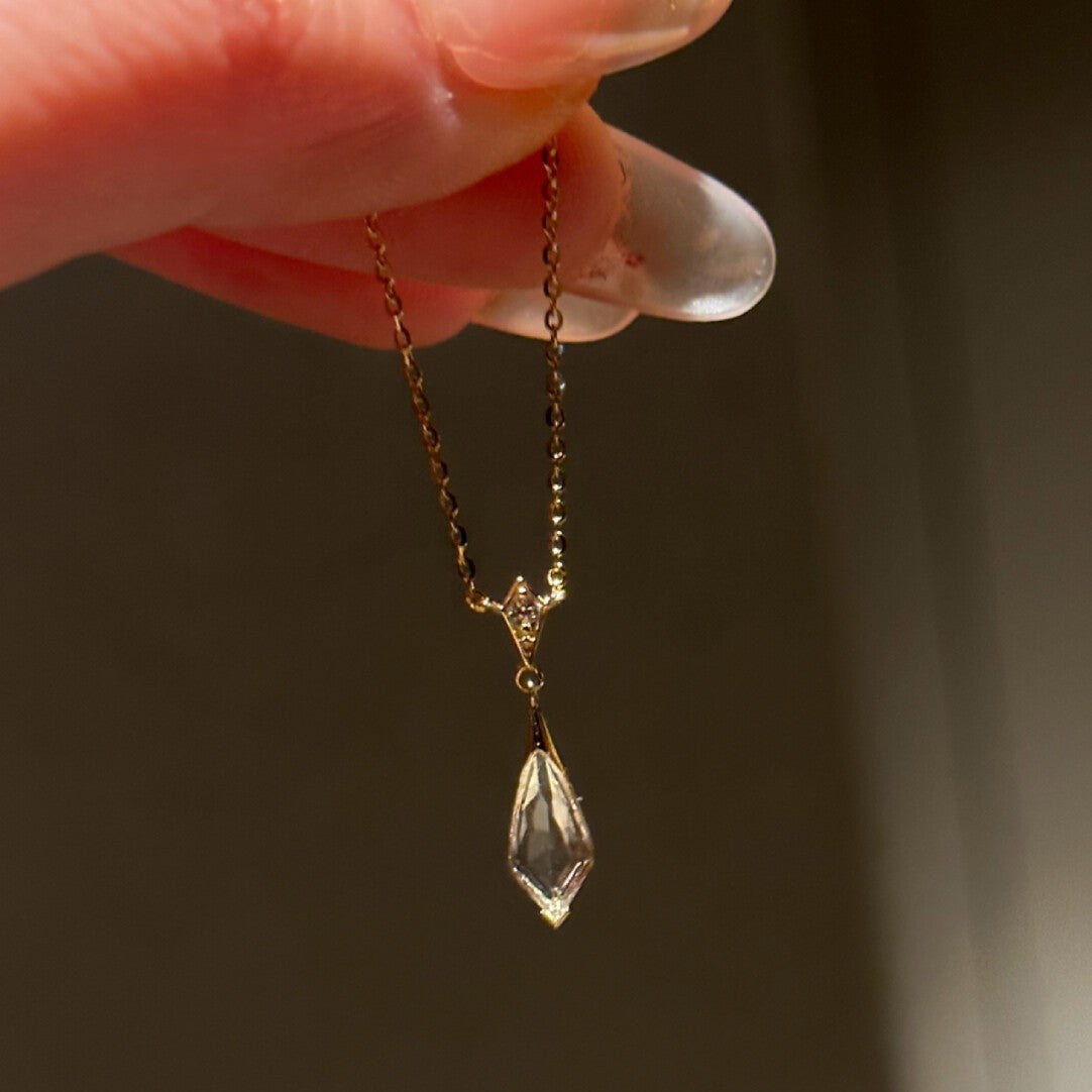 Diamond-shaped Water Drop White Crystal Clavicle Necklace