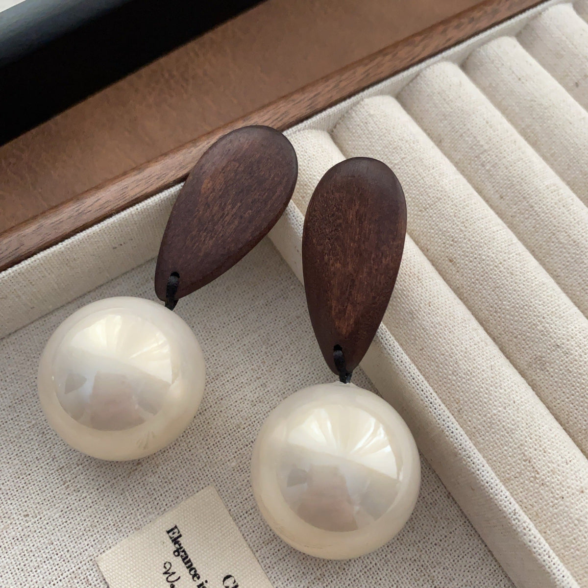 Wooden Water Drop Elegant Exquisite Light Luxury Atmosphere Stud Earrings