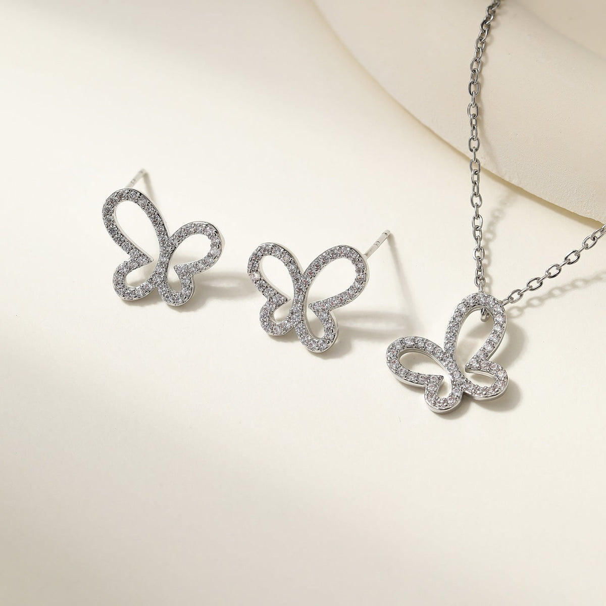 Women's Clover Diamond In The Debris Butterfly Necklaces