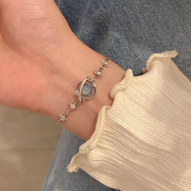 Unique Design Planet Advanced Sense Special Interest Light Luxury Hand Bracelets